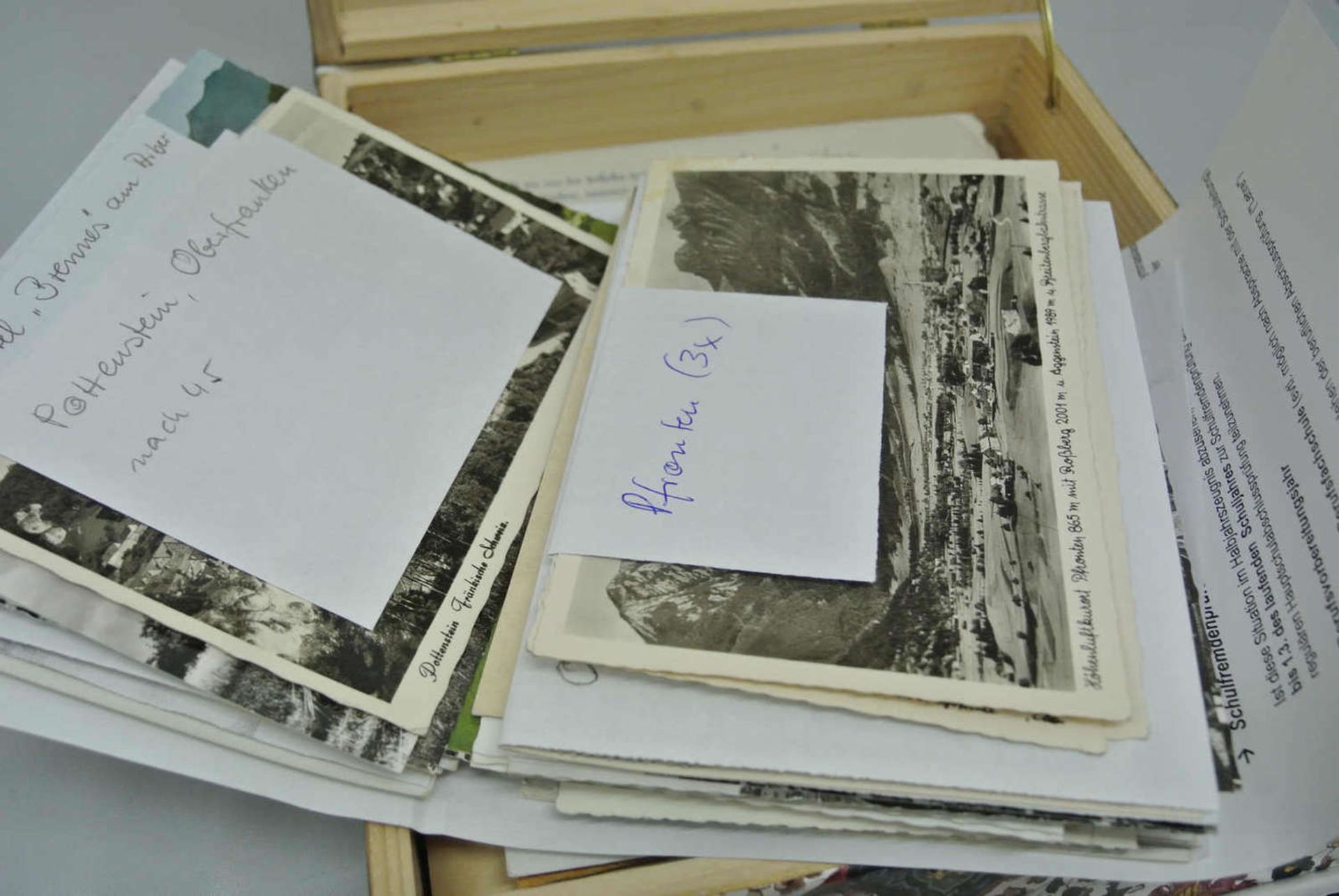 Ansichtskartenlos im Karton, dabei meist Bayern, auch alte Ansichtskarten von 1945, dabei über 130 - Bild 2 aus 2