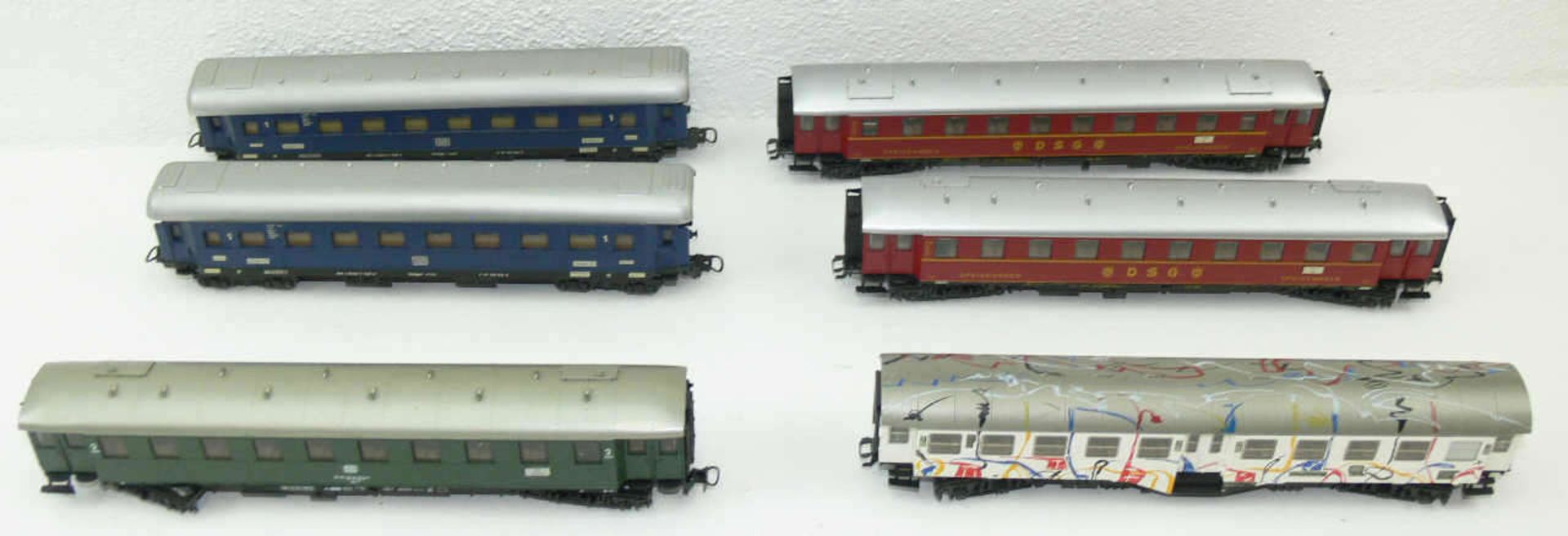 Märklin H0, Konvolut Personen - Wagen, bestehend aus 2 x 1. Klasse, 1 x 2. Klasse, 2 x DSG -