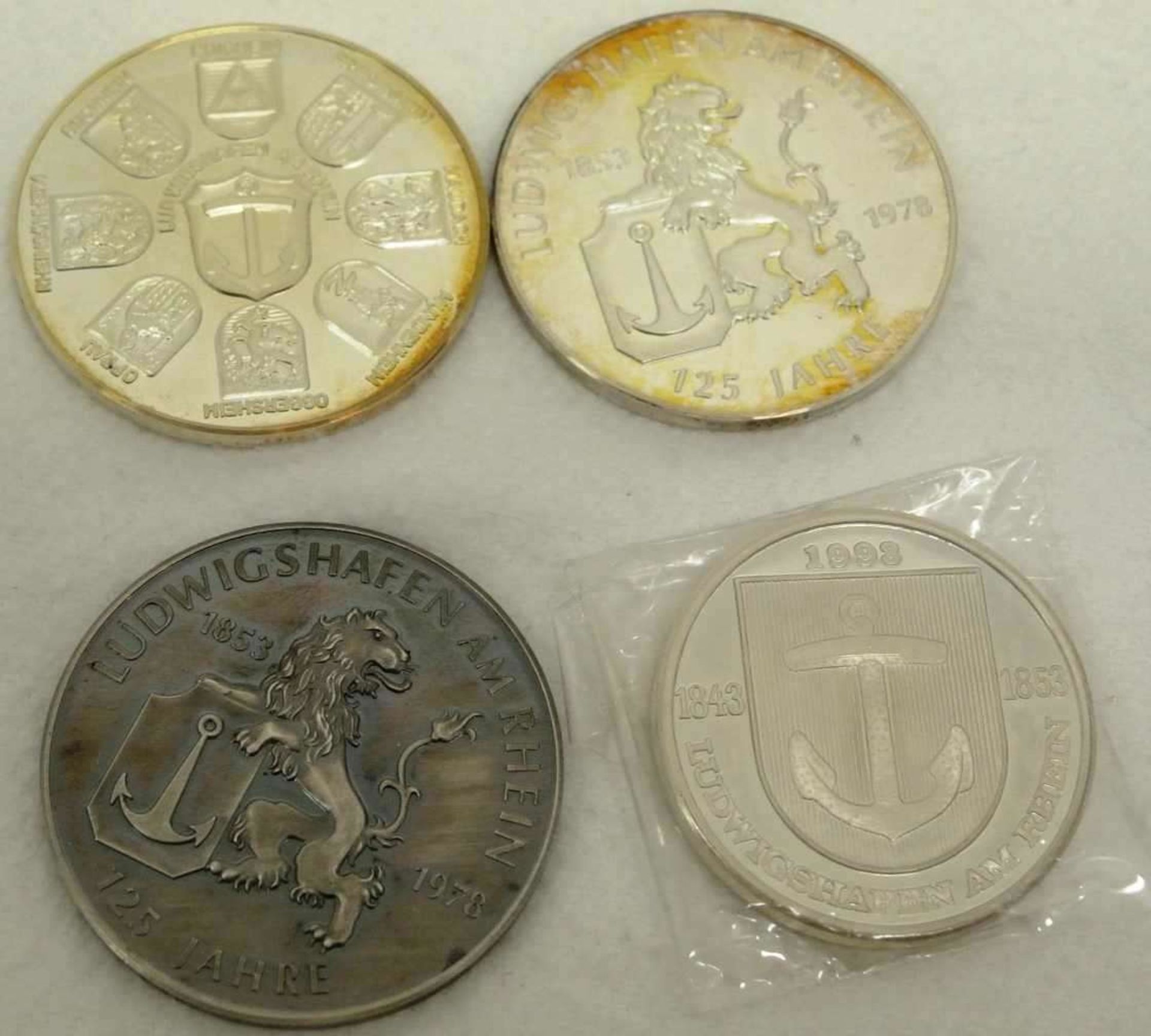 Lot Medaillen "Ludwigshafen", dabei 4x 125 Jahre Stadtrechte, sowie 3x Süddeutsche