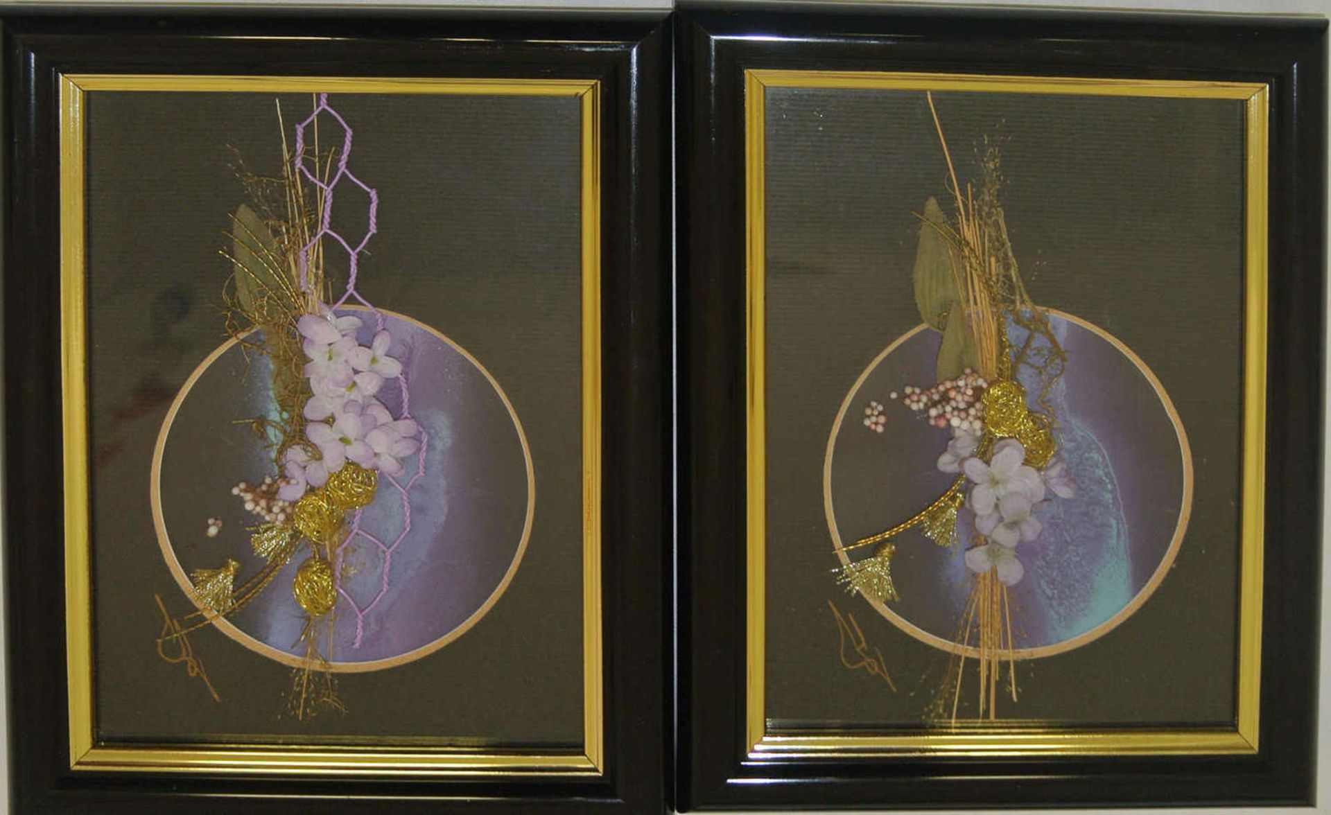 3 abstrakte Gemälde, teilweise mit aufgesetztem Stroh und Blättern, alle 3 signiert, hinter Glas - Bild 3 aus 3