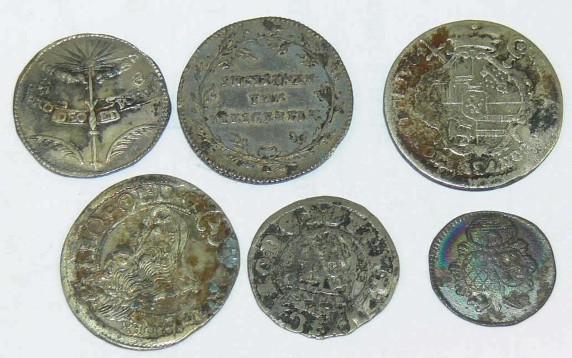 Lot alte Münzen, bestehend aus: 1. Bistum Trier 1764, 5 Kreuzer, Johann Philipp, 1756 - 68. 2. - Bild 2 aus 2