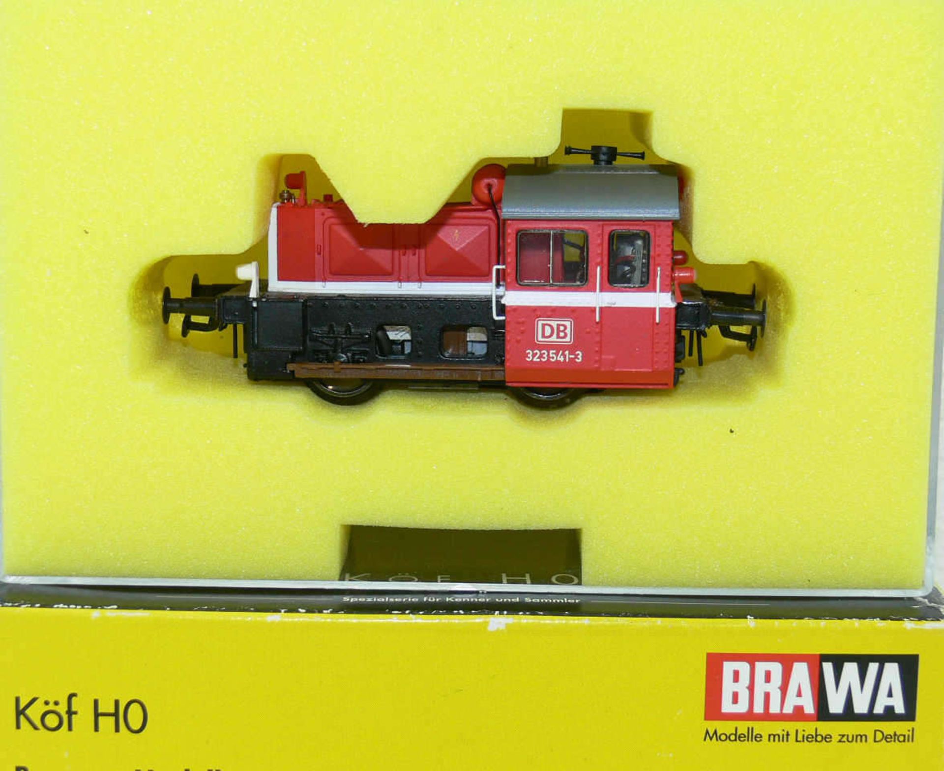 Brawa 0595, Diesellokomotive "Köf II" der DB. BN 323 541-3. Wechselstrom. Neuwertig in OVP.