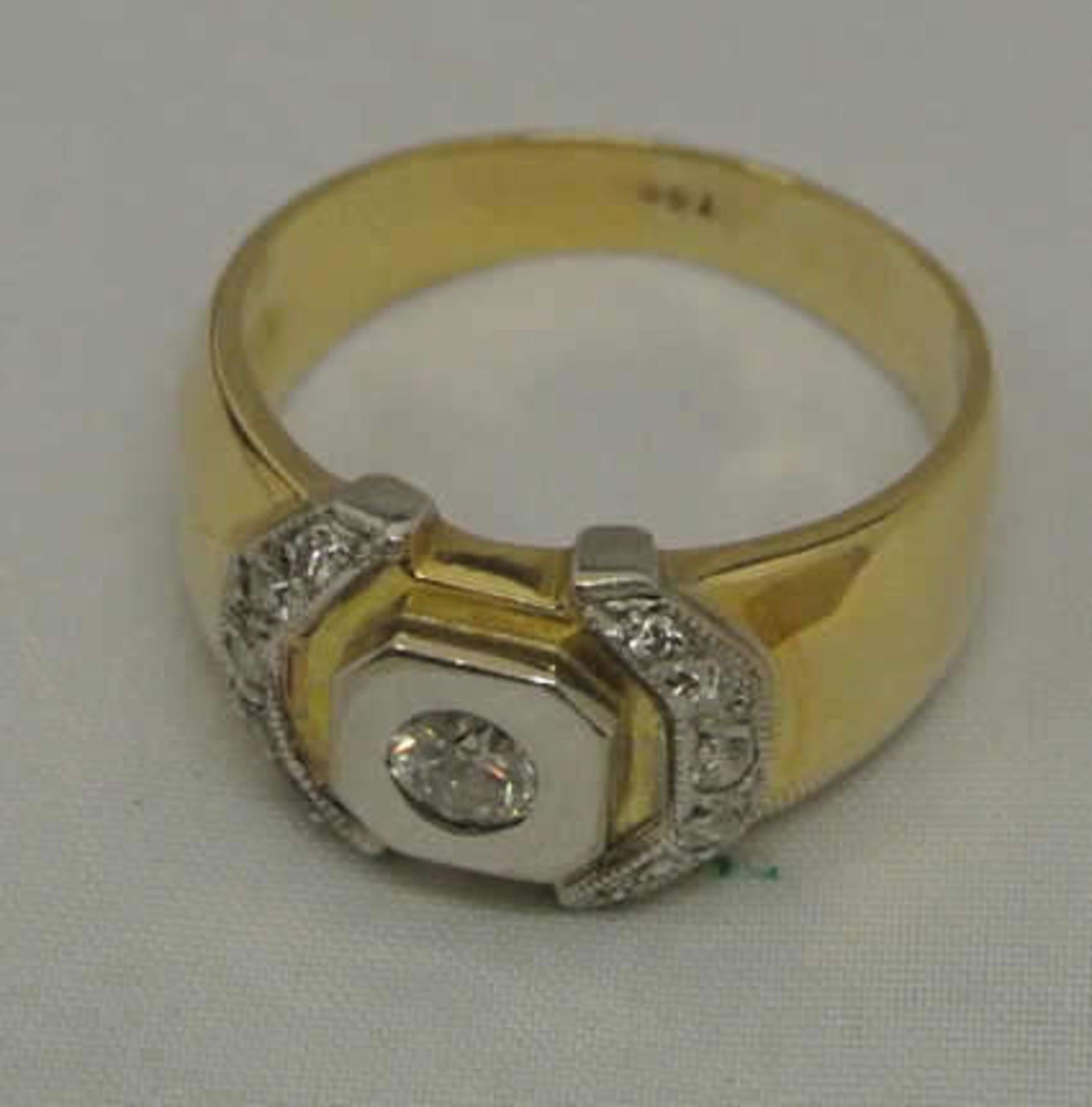 1 Herren-Ring aus 750er Gold mit Steinen, 1 Diamant 0,5 ct, Handarbeit, Ringgröße: 64,5, Gewicht ca. - Bild 2 aus 2