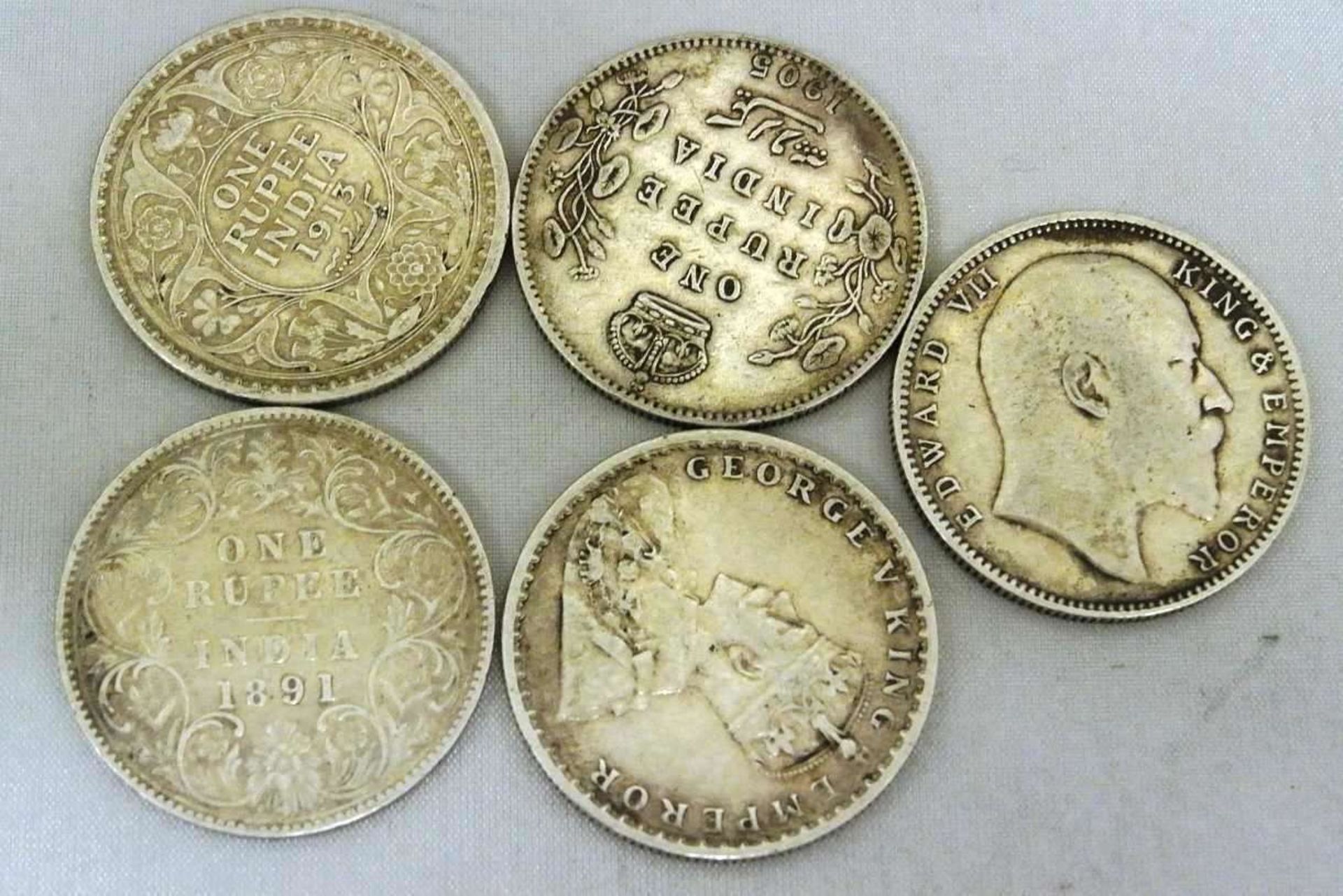 British India, 5x one Rupee von 1891 / 1905-1906 / 1915-1916, Silbermünzen. Erhaltung von sehr schön - Bild 2 aus 2