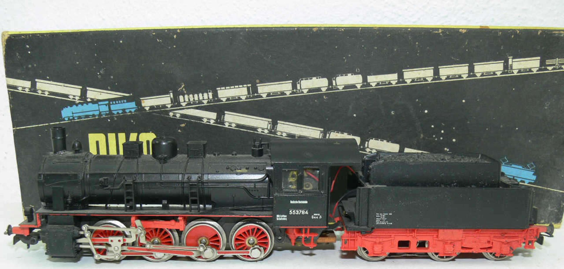 Piko H0 Dampflokomotive mit Schlepptender BR 55 der DR. BN 55 3784. Wechselstrom. Sehr guter