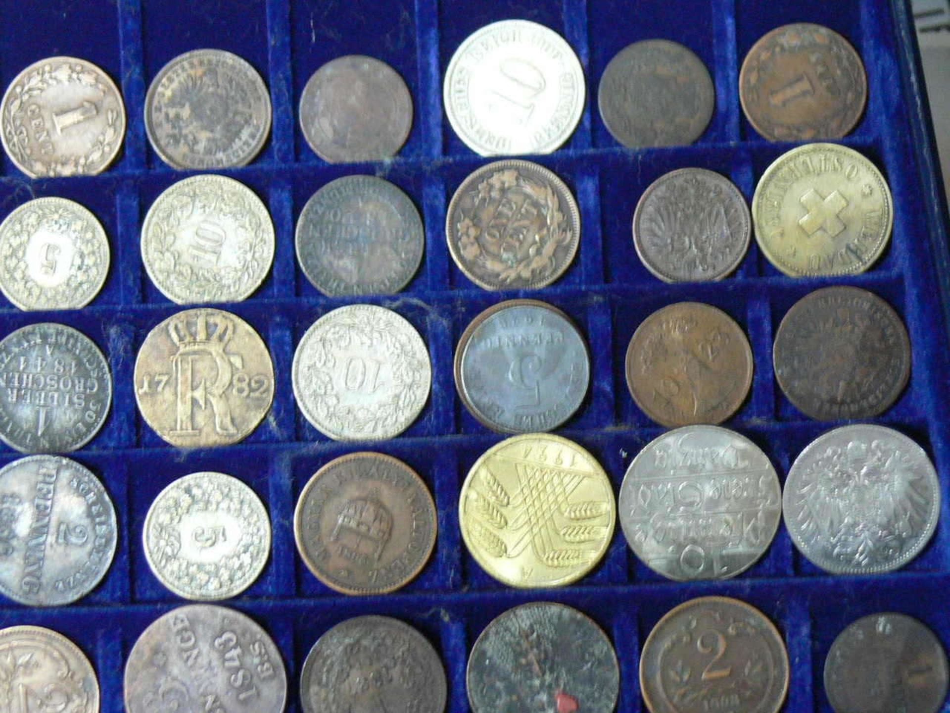 Großes Lot alte Münzen aus aller Welt aus dem 17. bis 19. Jahrhundert. Über 100 Stück. Darunter u. - Bild 4 aus 6