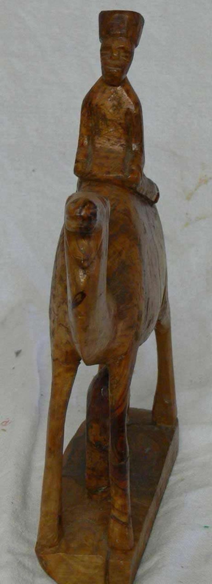 orientalische Holzfigur, "Kamelkuh mit orientalischem Mann, Jungen säugend", Höhe ca. 35 cm, - Bild 2 aus 2