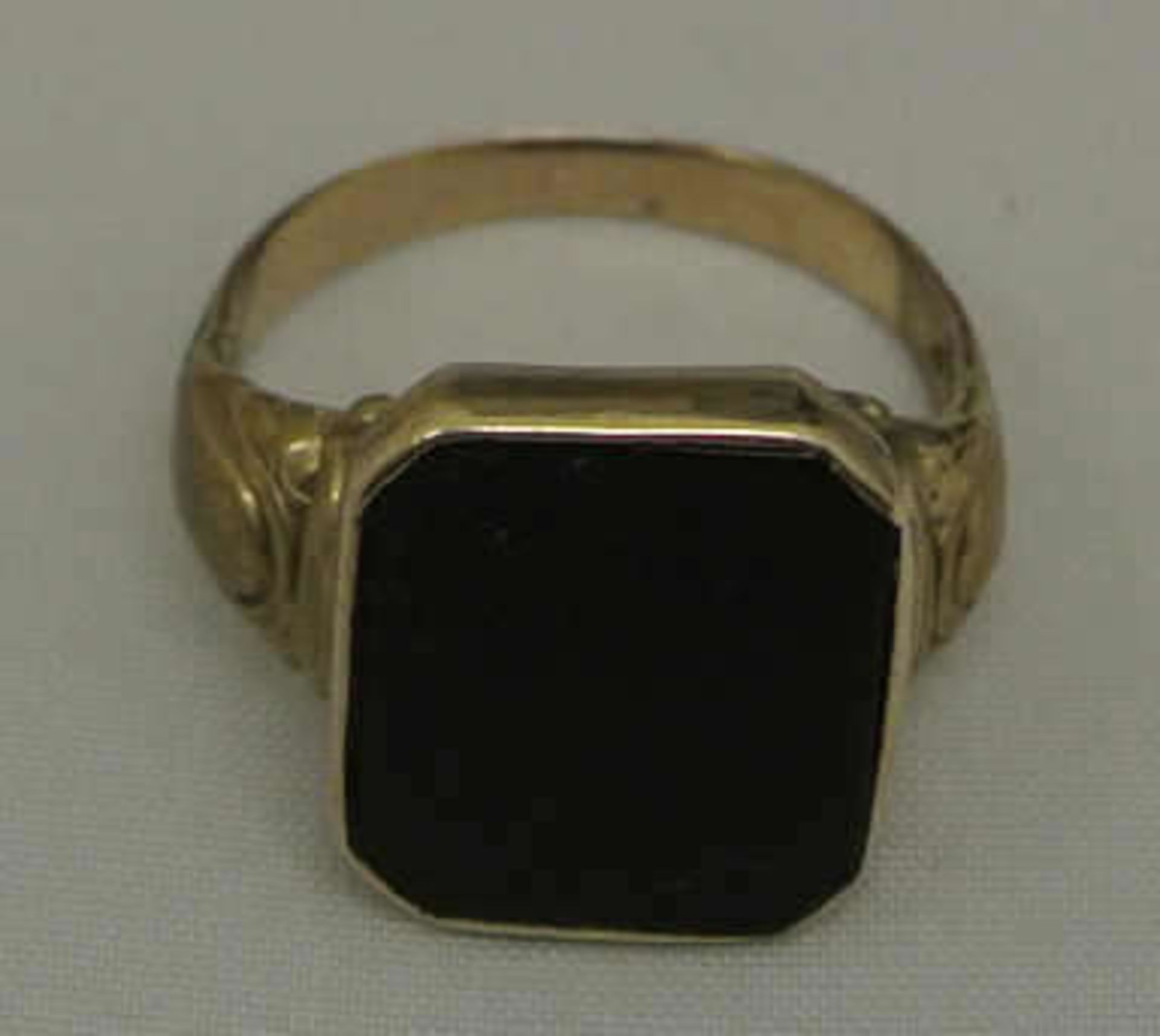 Herrenring, 333er Weißgold, besetzt mit Onyx. Ringgröße ca. 58, Gewicht ca. 4 gr Men's ring, 333 - Bild 2 aus 2