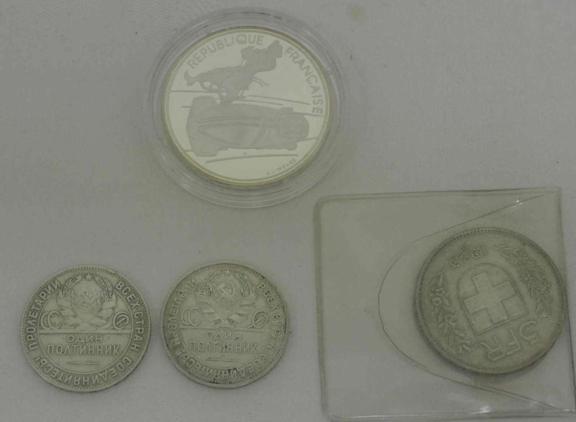 Lot von Silbermünzen, insgesamt 4 Stück, dabei 100 Francs 1990 Frankreich, 2x 50 Kopeken, Arbeiter - Bild 2 aus 2