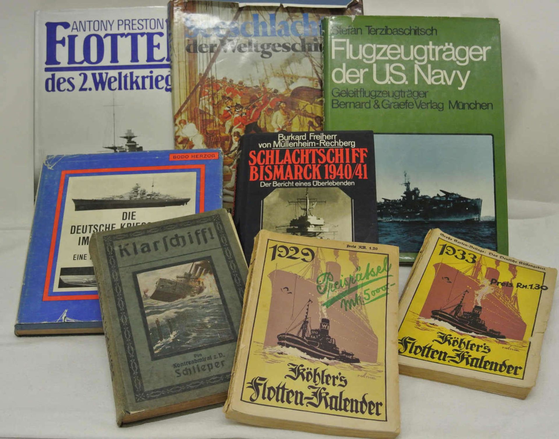 Lot Bücher, meist 2. Weltkrieg, dabei z.B. "Flotten des 2. Weltkrieges", 2x Flottenkalender 1929 und