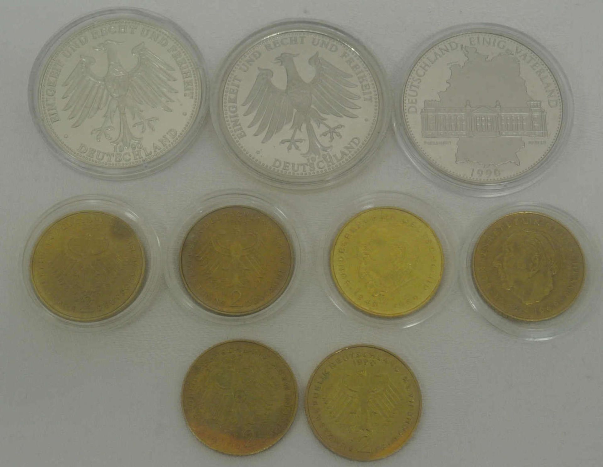 BRD, Lot von 6 vergoldeten 2 DM Stücken, sowie 3 Medaillen BRD 1989-1991. Guter Zustand - Bild 2 aus 2