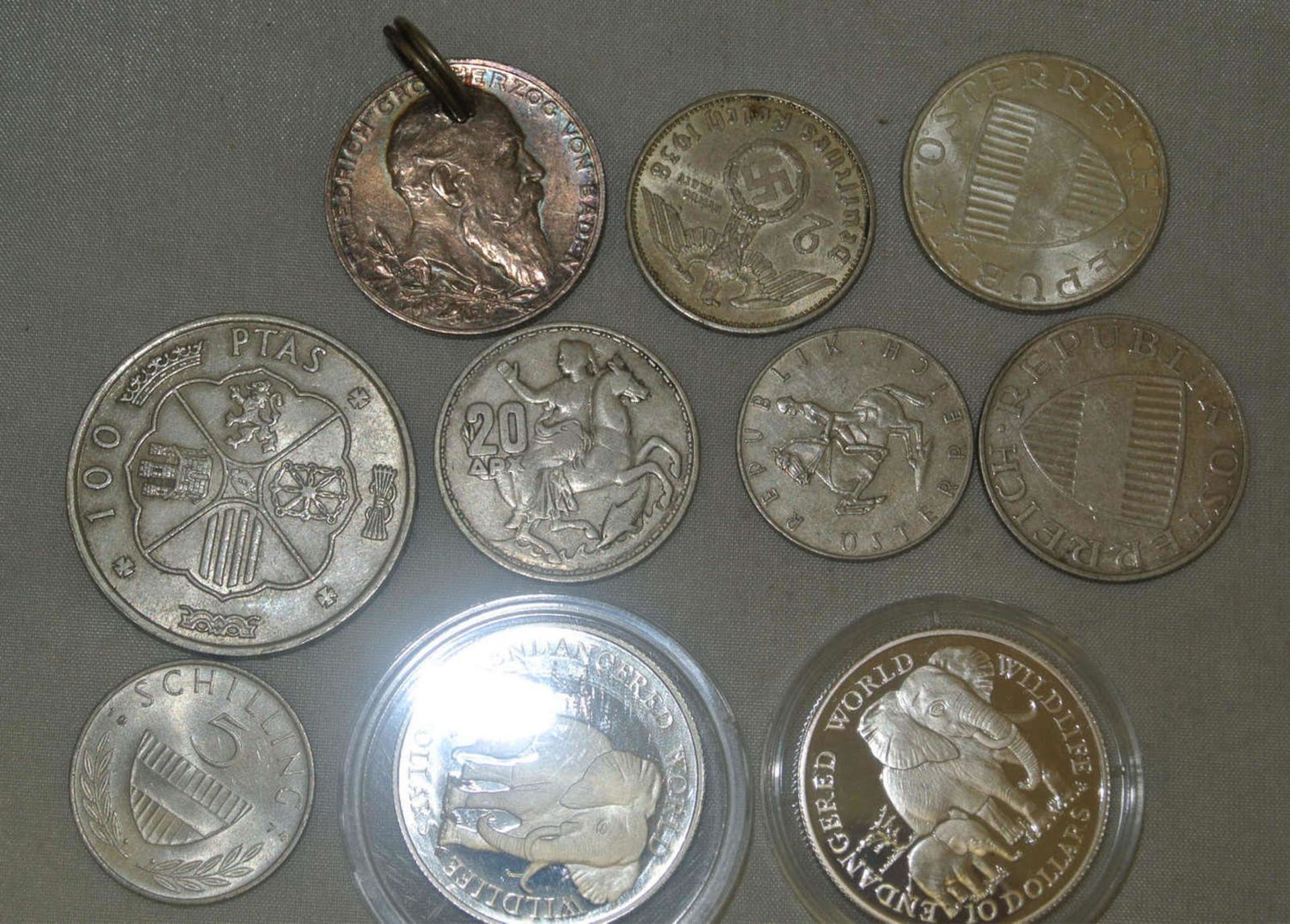 Lot Silbermünzen, verschiedene Länder. Gewicht ca. 90gr, dabei Cook Island