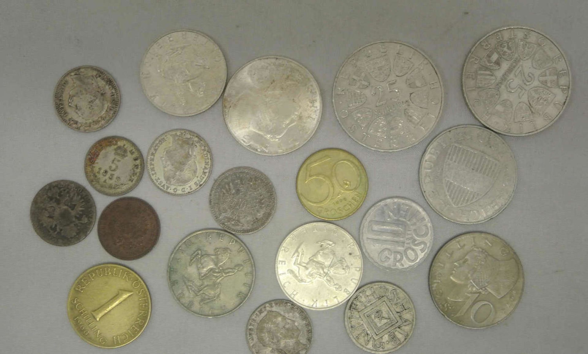 Kleines Lot Münzen, Österreich, dabei z.B. 2x 25 Schilling Stücke, etc.