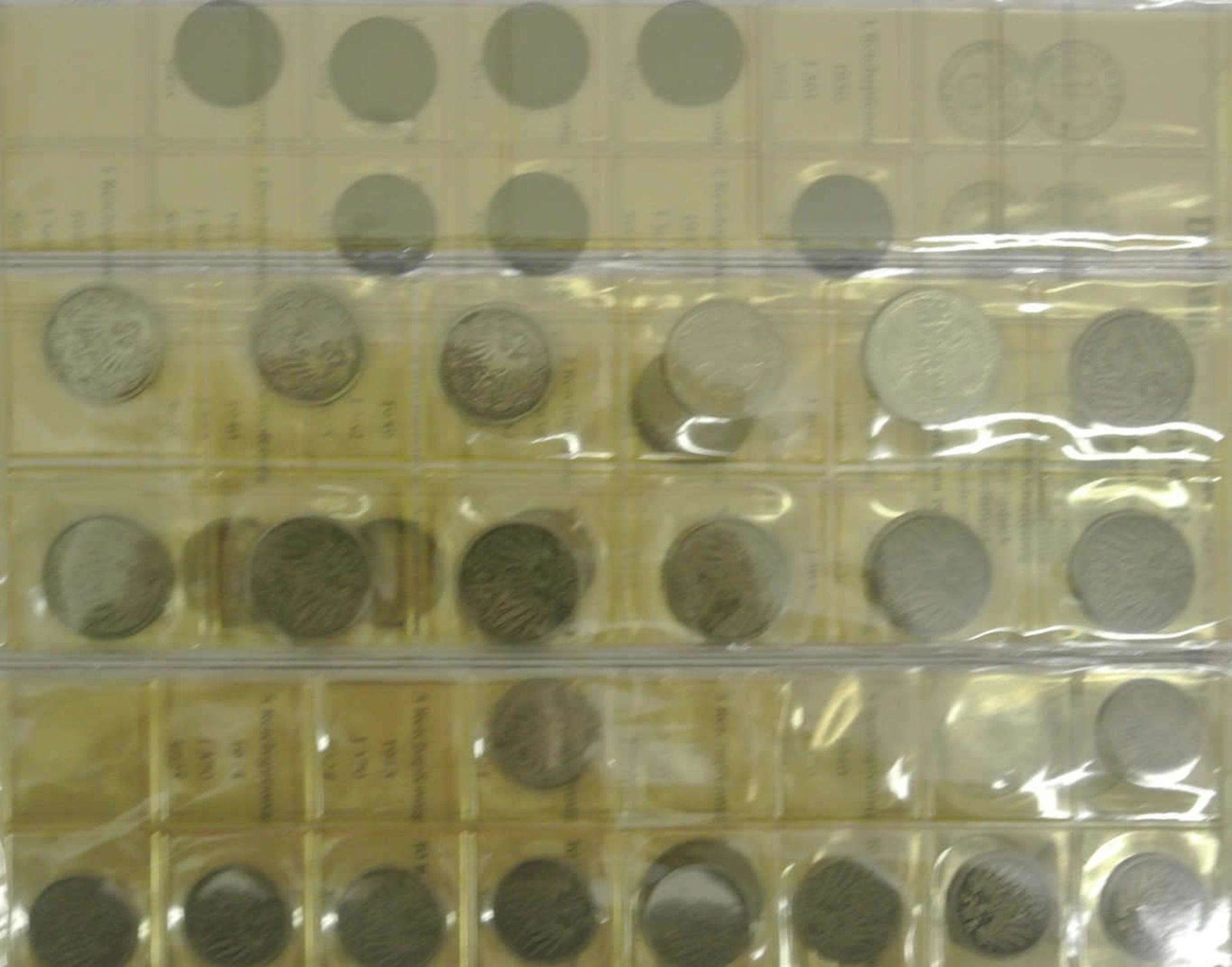 Kleine Teilsammlung Münzen Deutsches Reich, dabei viele Silbermünzen, z.Bsp. 9x 2 Mark Hindenburg - Bild 2 aus 3