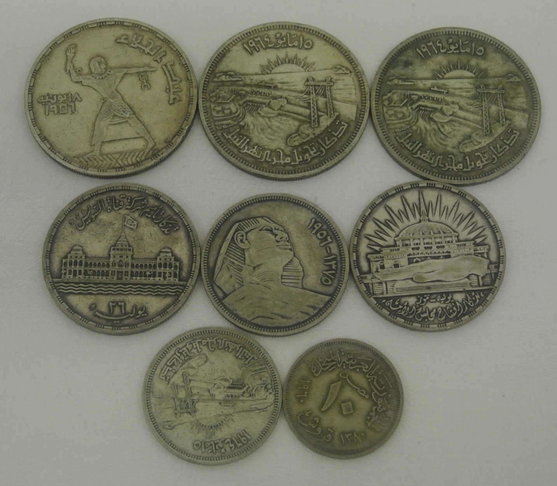 Lot Silbermünzen Ägypten, insgesamt 8 Stück. Hoher Katalogpreis. Besichtigung empfohlen.