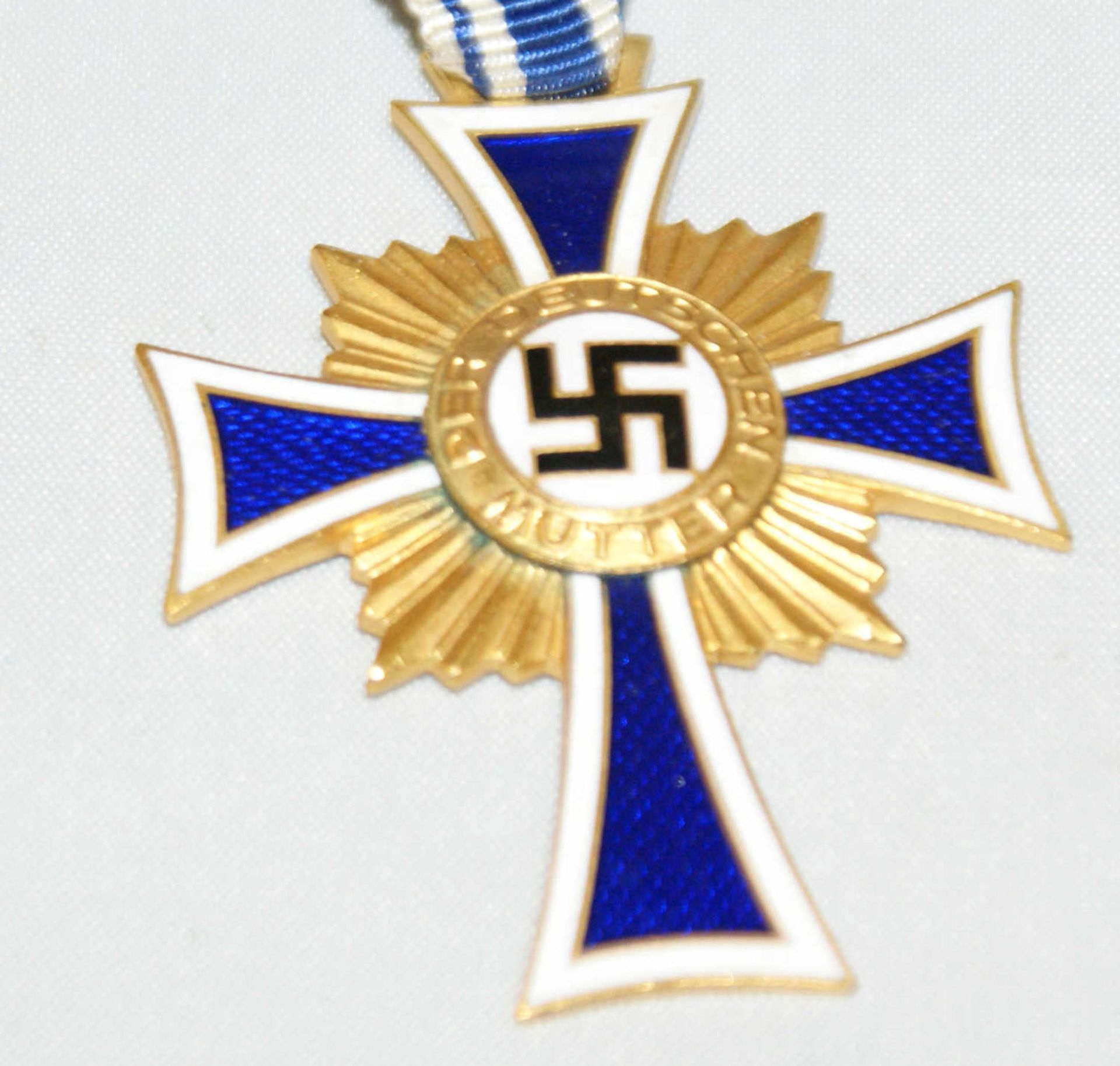 Mutterkreuz 1938, Deutschland 1933-1945, 3. Reich, Mutterkreuz in Gold, 1. Stufe, 2. Modell. - Bild 2 aus 3