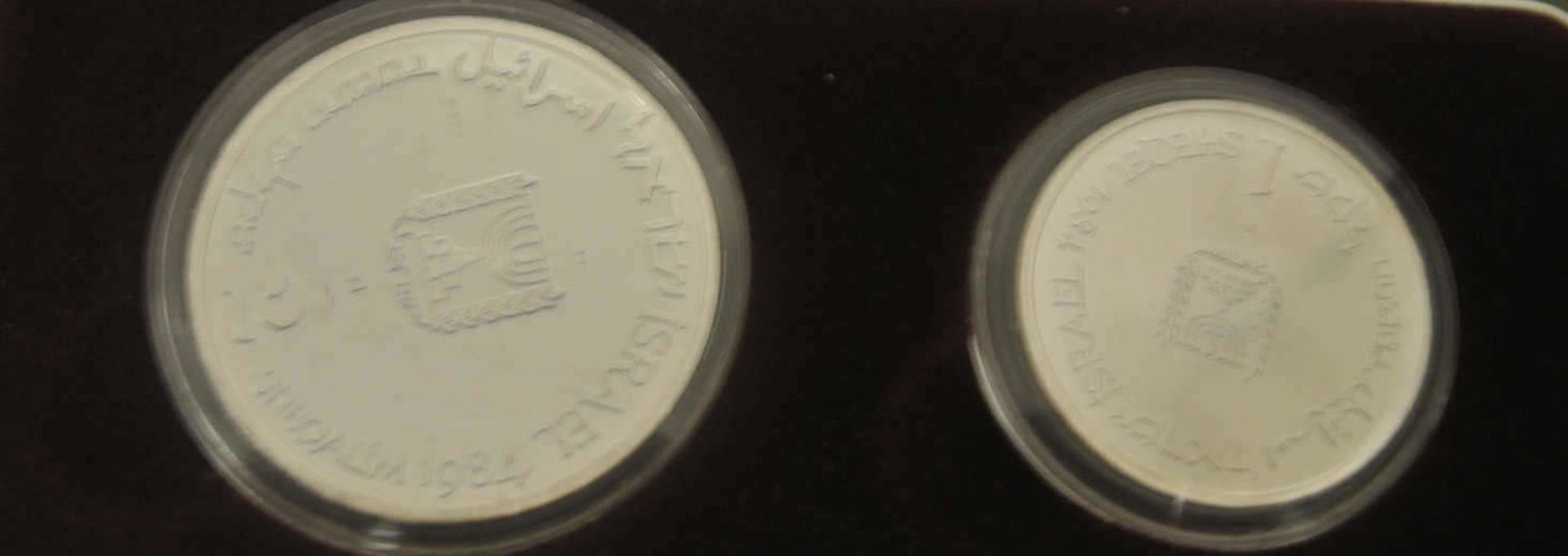 Israel, 2 Silbermünzen. 1 und 2 Shekel 1984, Kinsmen, polierte Platte. In Original Box mit