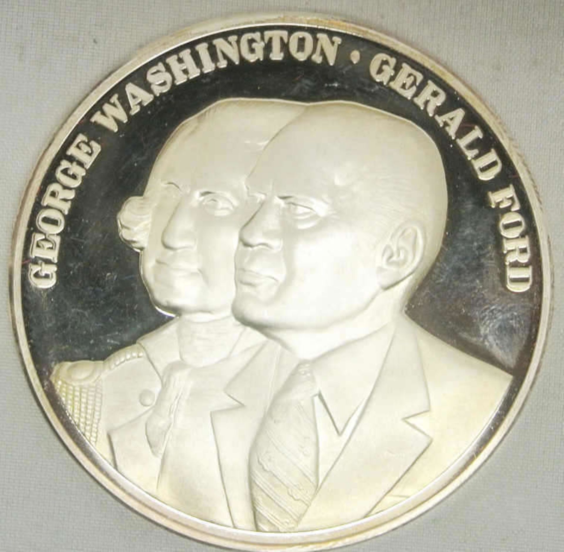 Große Silbermedaille (999er), 200 Jahre Amerika Washington/Ford. Gewicht ca. 49 gr
