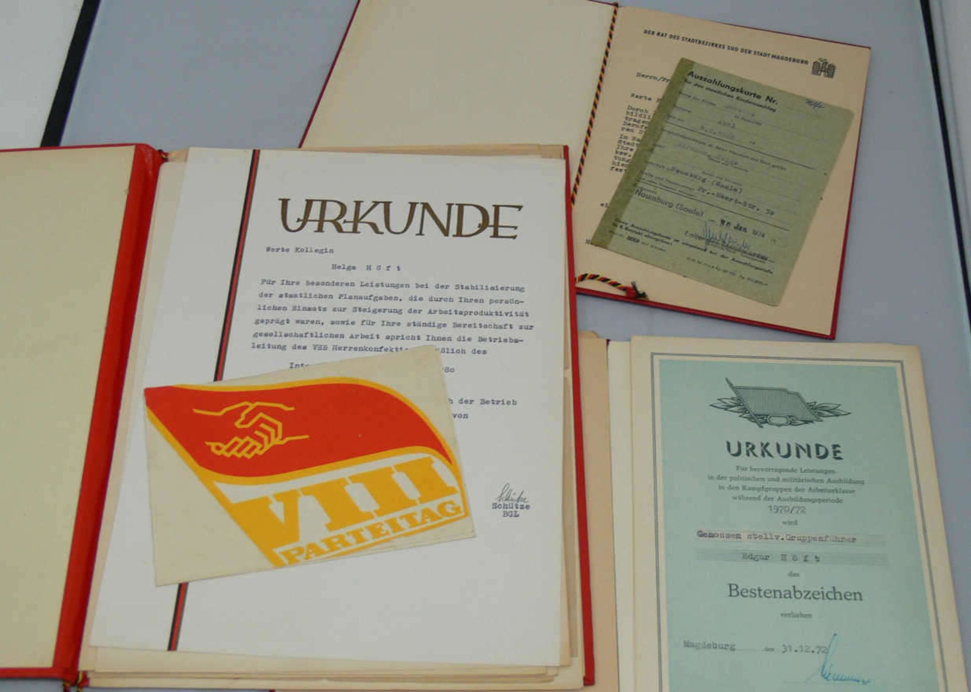 Lot DDR Nostalgie, "Urkunden und Auszeichnungen" Lot GDR nostalgia, "charters and Awards"