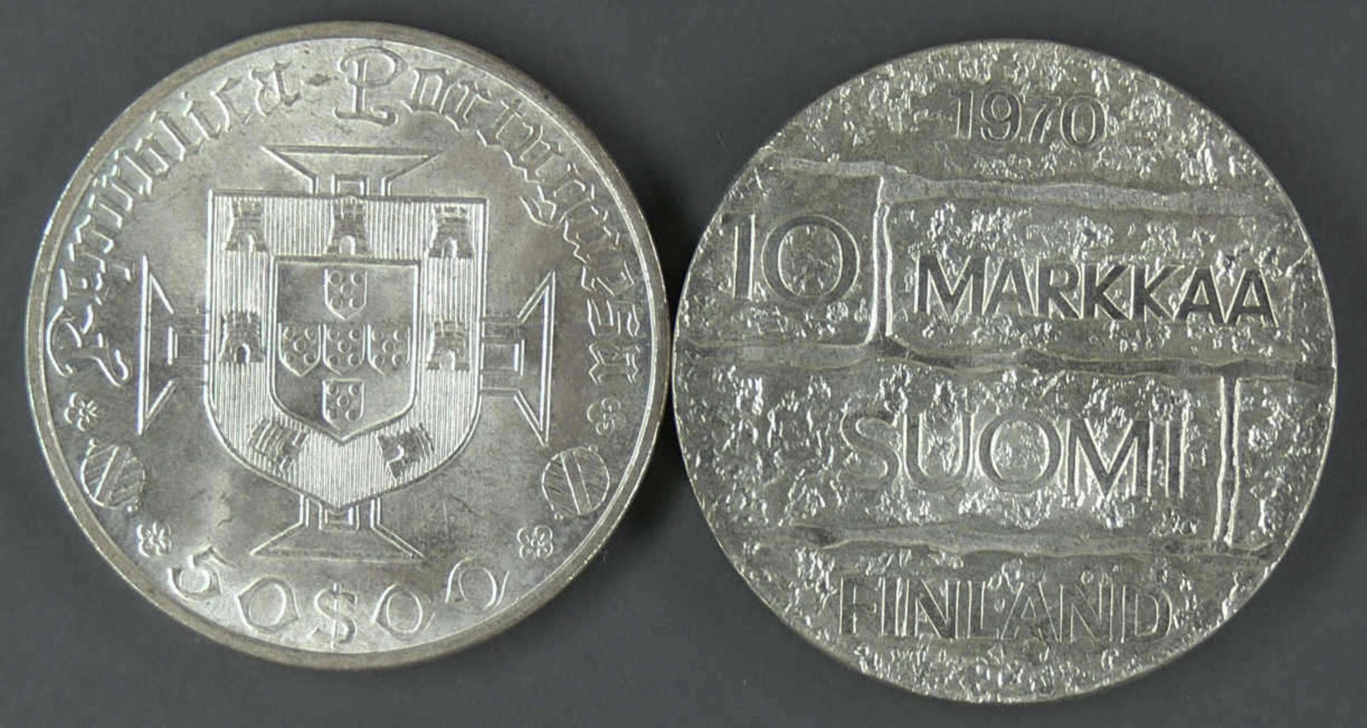 Zwei Silbermünzen: 1 x Finnland 1970 10 Mark "Juho Kusti Paasikivi", Gewicht: ca. 22,7 g und 1 x - Bild 2 aus 2