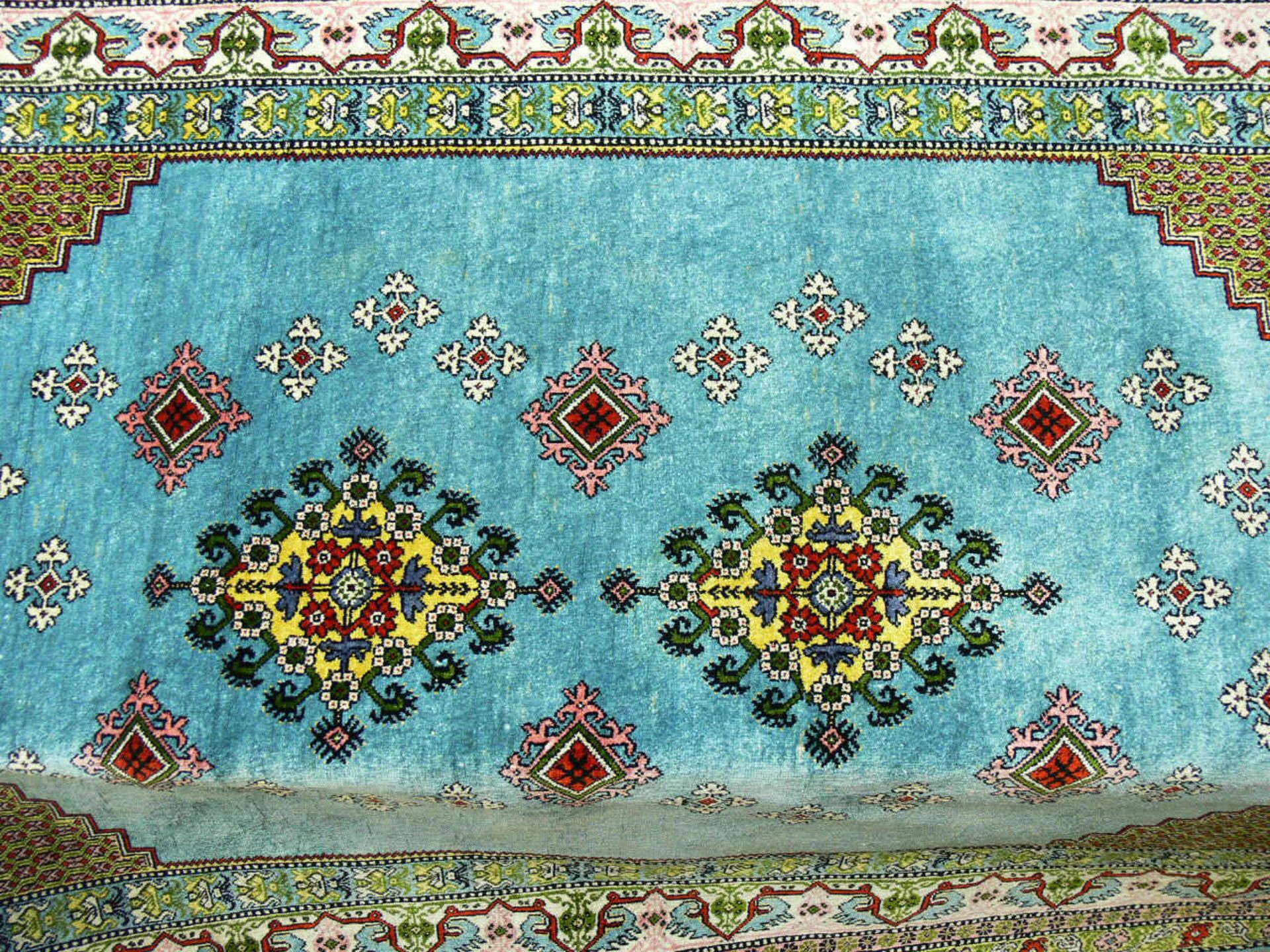 Kairouan Berber - Teppich aus Tunesien. Seide, 163 cm x 93 cm. Handgeknüpft. Hauptfarbe: blau. - Bild 2 aus 3
