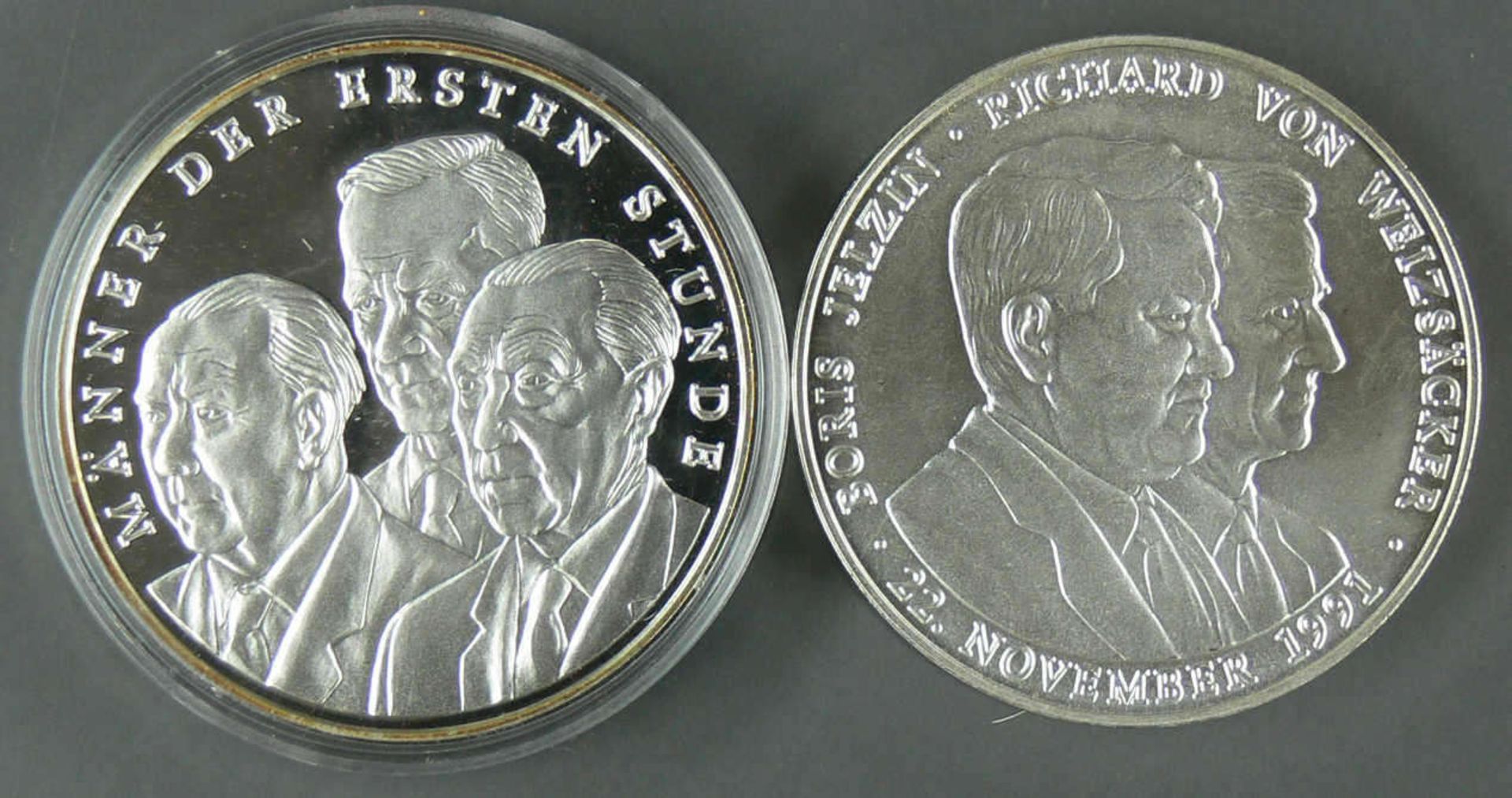 Zwei Silbermedaillen: 1 x Boris Jelzin mit Richard von Weizäcker 22. Nov. 1991 und Männer der ersten