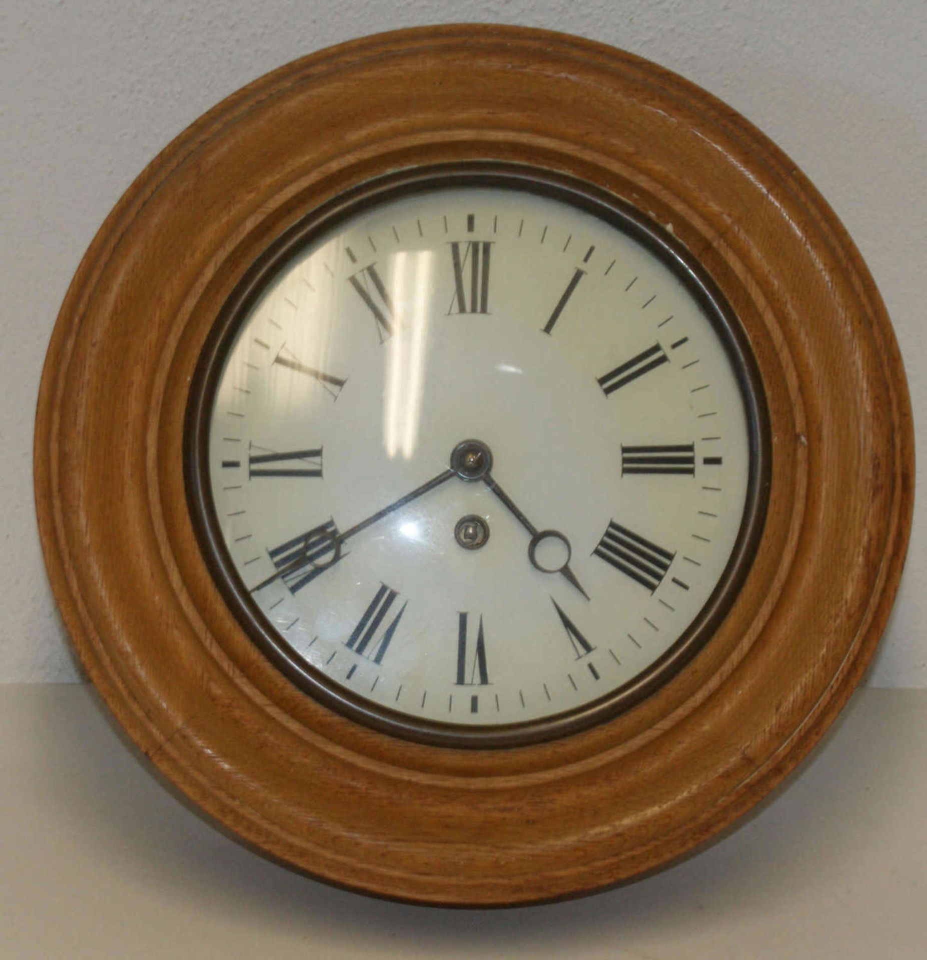 Alte Küchen / Wanduhr mit Schlüsselaufzug, guter Zustand. Durchmesser ca. 36 cm