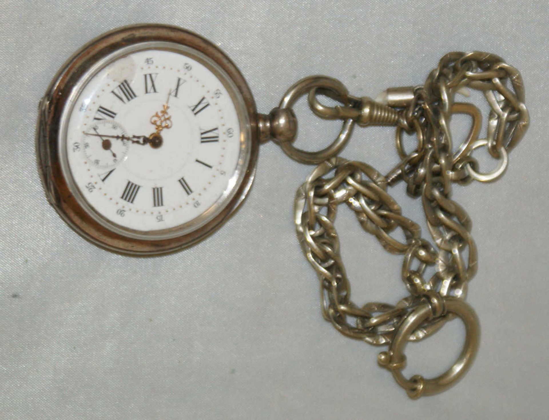 Taschenuhr mit Kette und Schüssel, 800er Silber, im Sturz. Schlüsselaufzug, Funktion geprüft. - Bild 2 aus 3