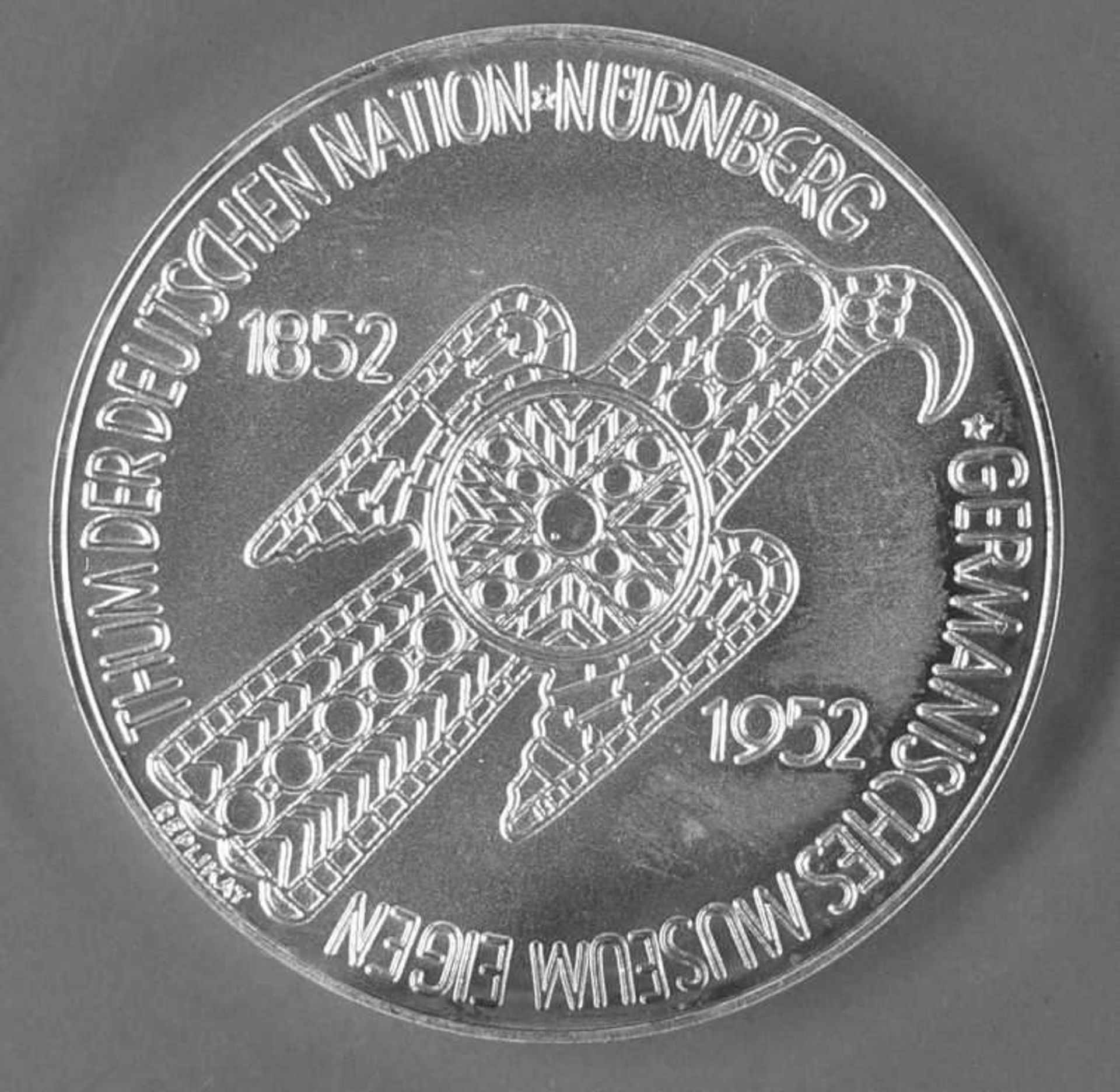 Deutsche Silber - Unze, 1. Gedenkmünze 40 Jahre Germanisches Museum. Silber 999. Gewicht: 1 Unze,