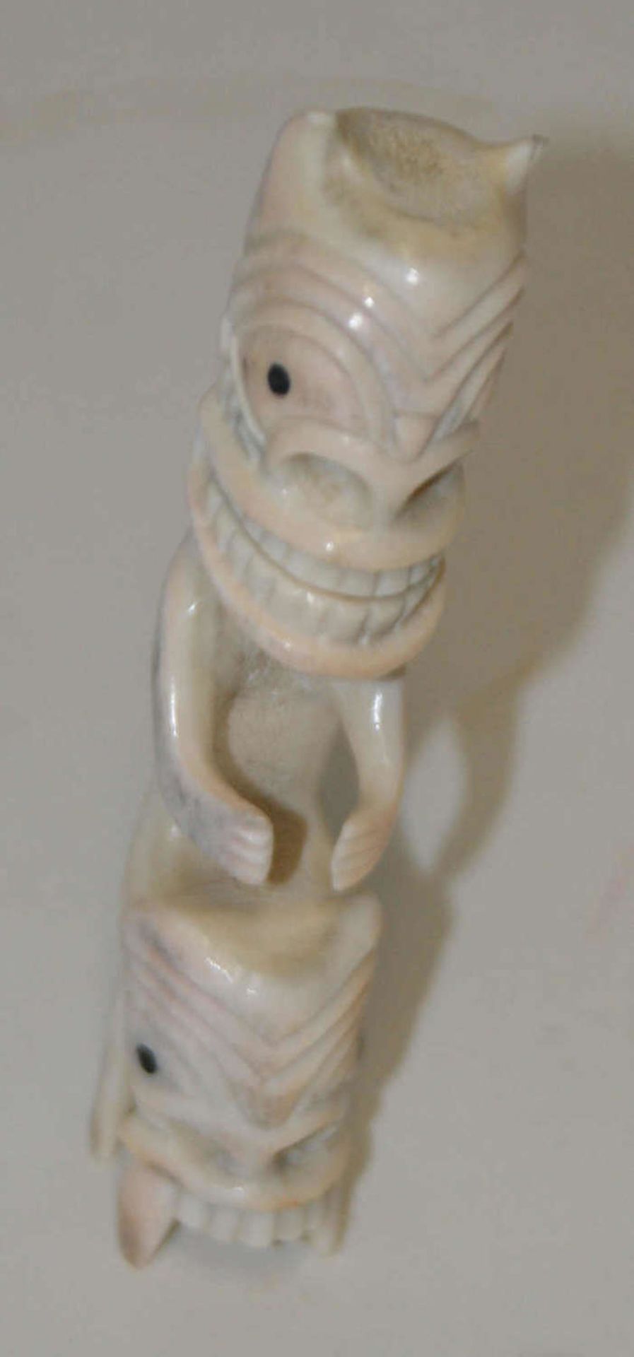 Ältere Knochenfigur, wohl Afrika, Höhe ca. 12 cm. Besichtigung empfohlen.