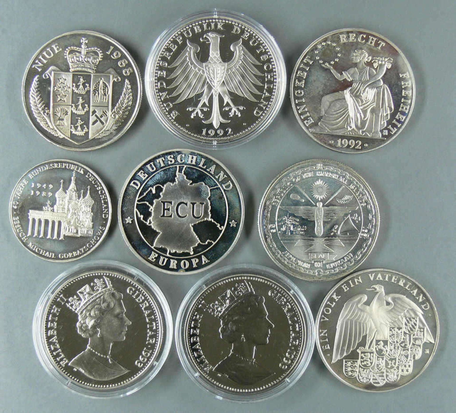 Lot Münzen /Medaillen, bestehend aus: 2 x Gibraltar 1993, 2,8 Ecu "Eurotunnel", Durchmesser 38,6 mm. - Image 2 of 2