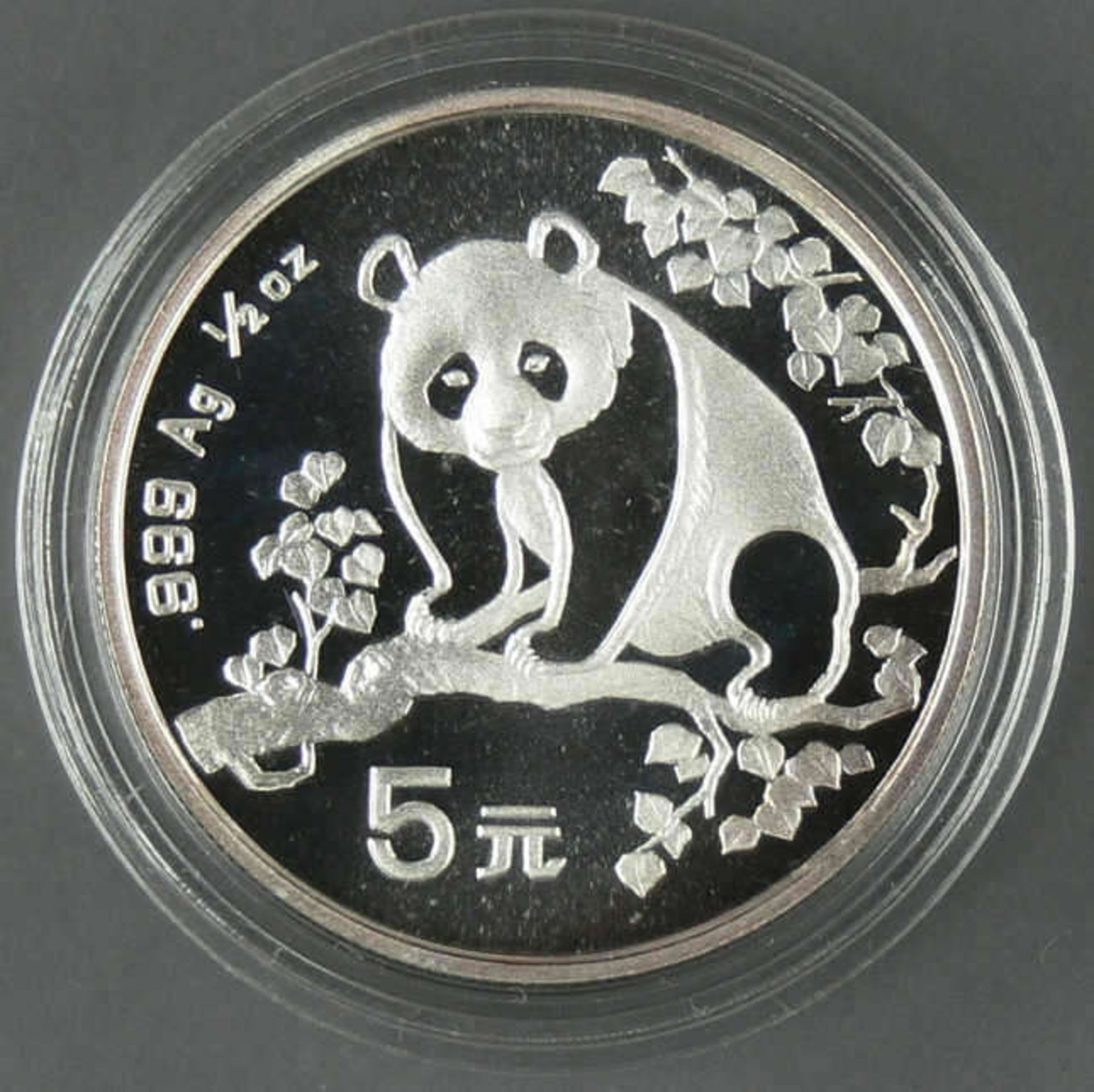 China 1993, 5.- Yuan - Silbermünze "Panda". Gewicht: 1/2 oz. Silber 999. In Kapsel mit Zertifikat.