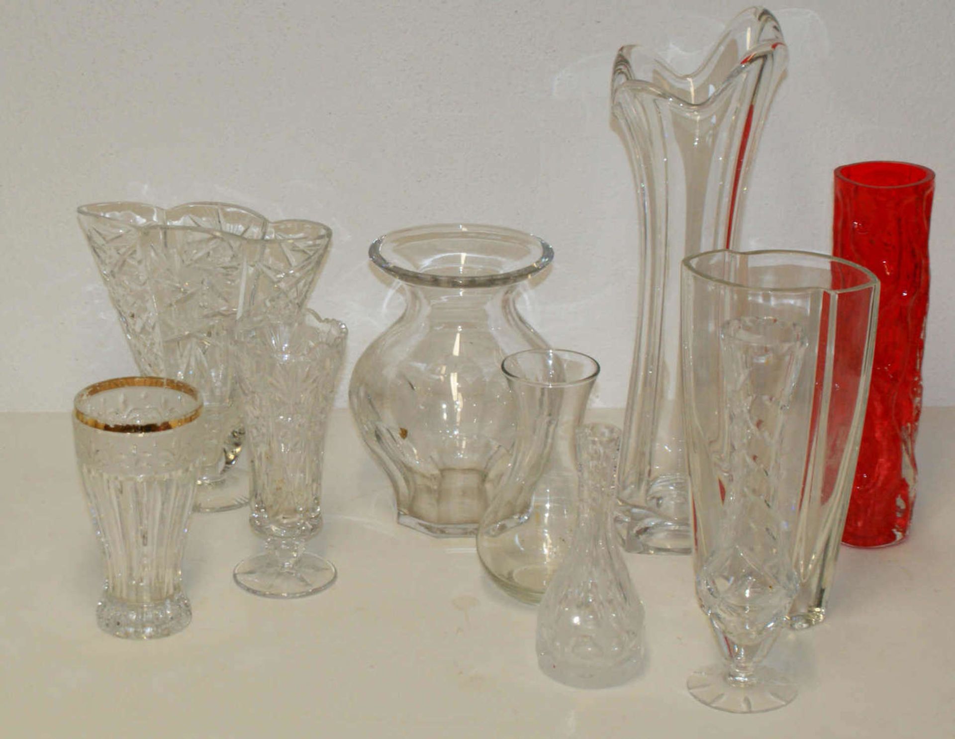 Lot Glasvasen, teilweise Bleikristall, insgesamt 11 Vasen, verschiedene Modelle.