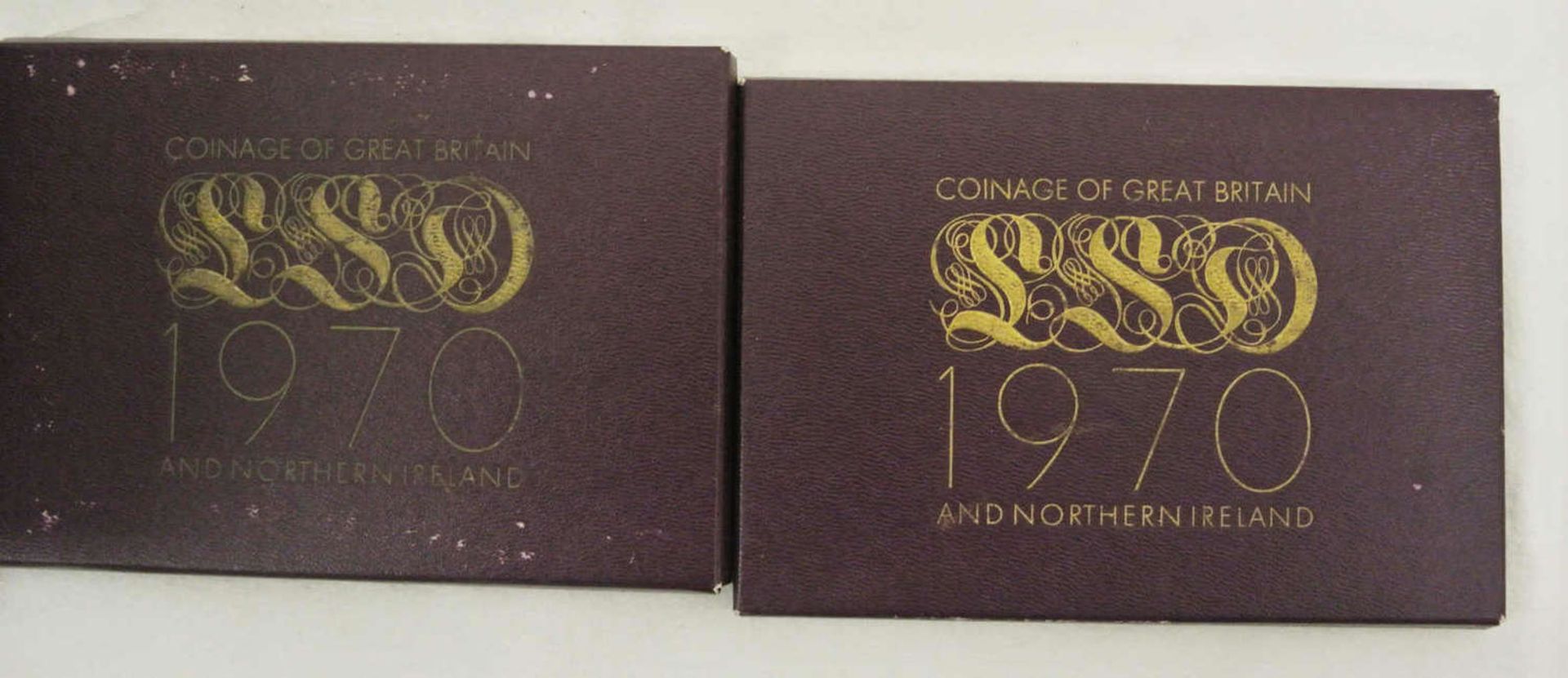 2 Münzsätze von Nordirland und England von 1970 im Original Blister 2 coin sets from Northern
