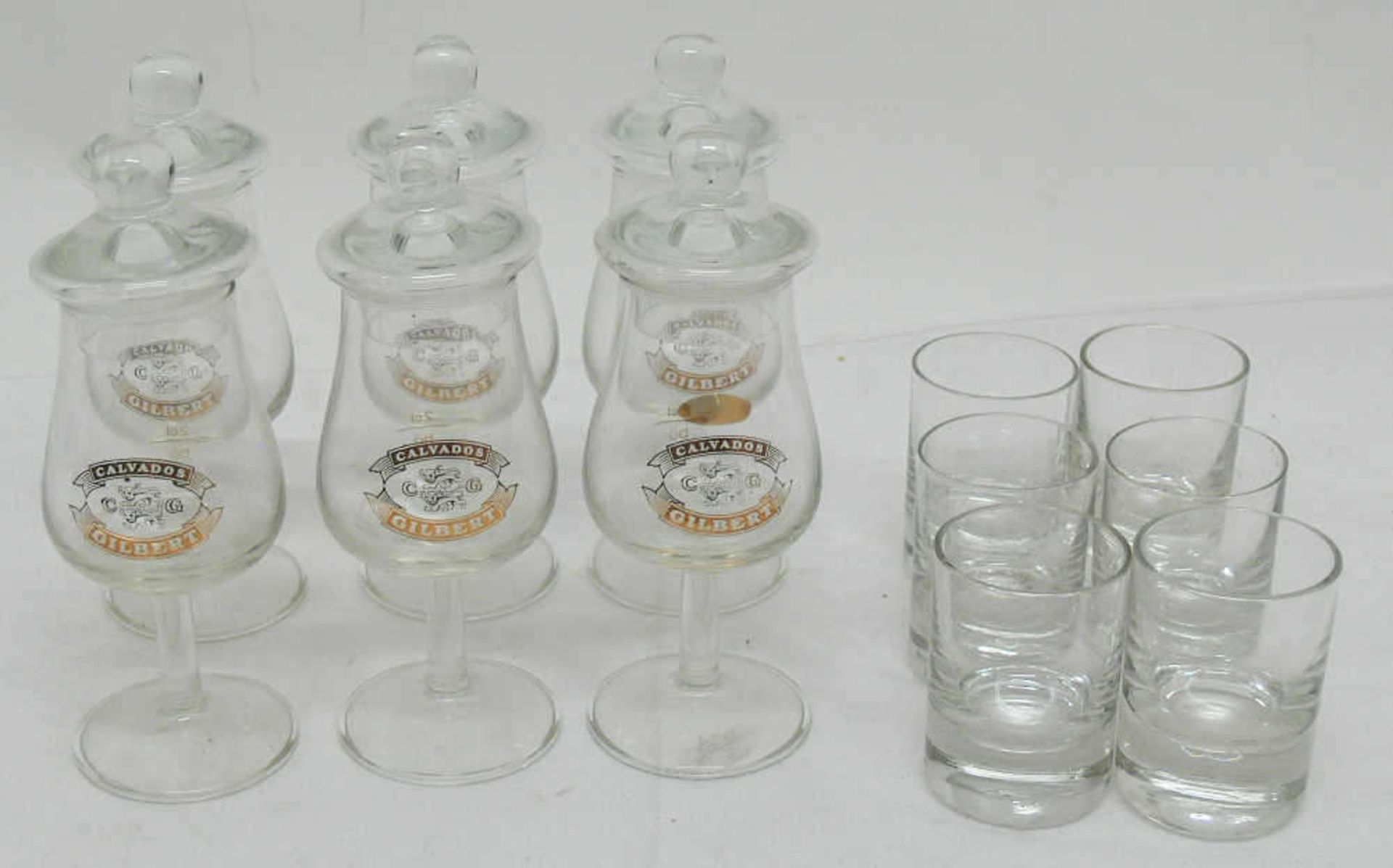 Lot Schnapsgläser, dabei 6x Rosenthal Schnapsbecher, sowie 6 Calvados-Gläser mit Deckel
