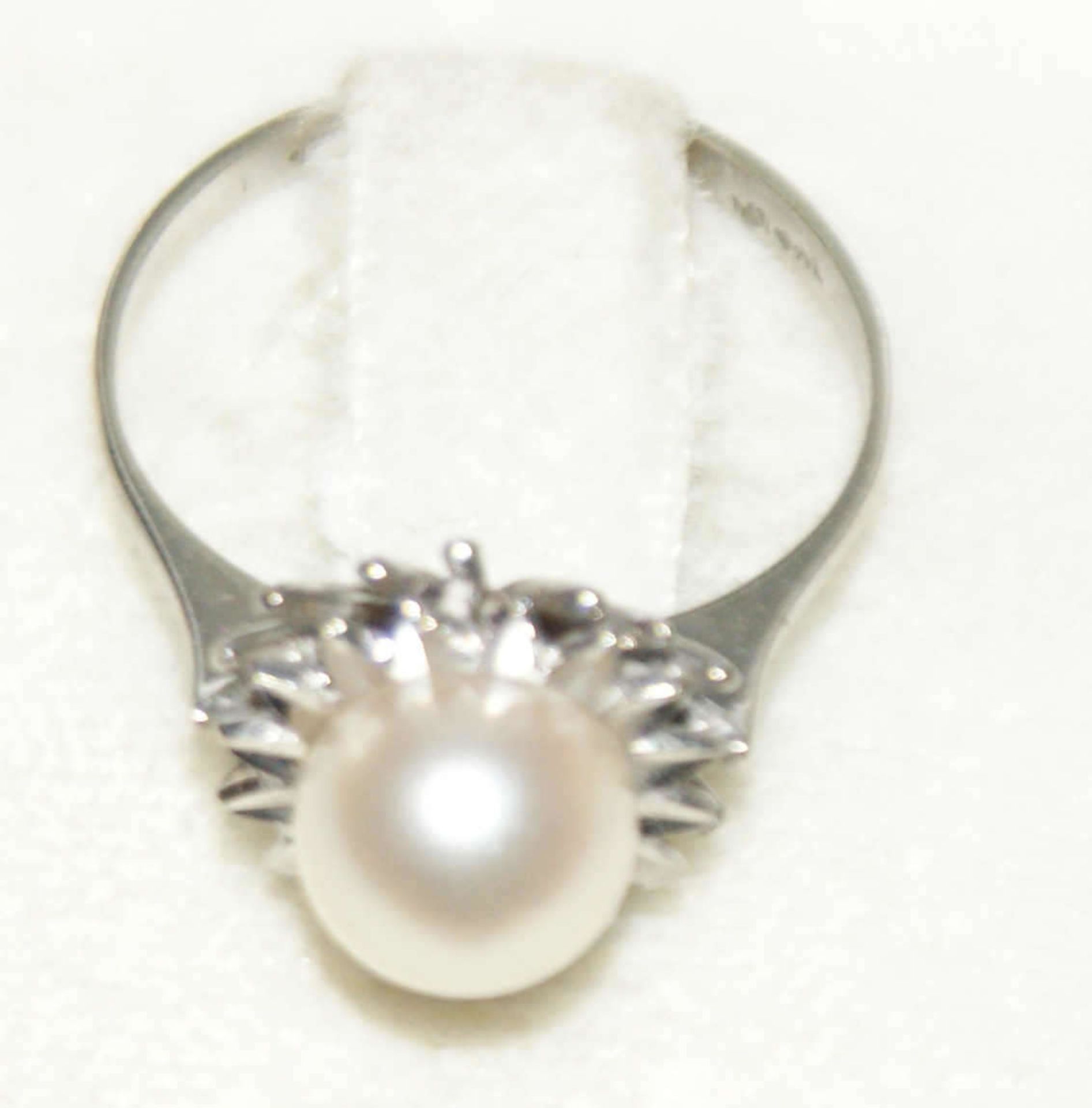 Damenring, 750er Weißgold, besetzt mit 1 Perle. Ringgröße 49, Gewicht ca. 2,4 gr - Bild 2 aus 2