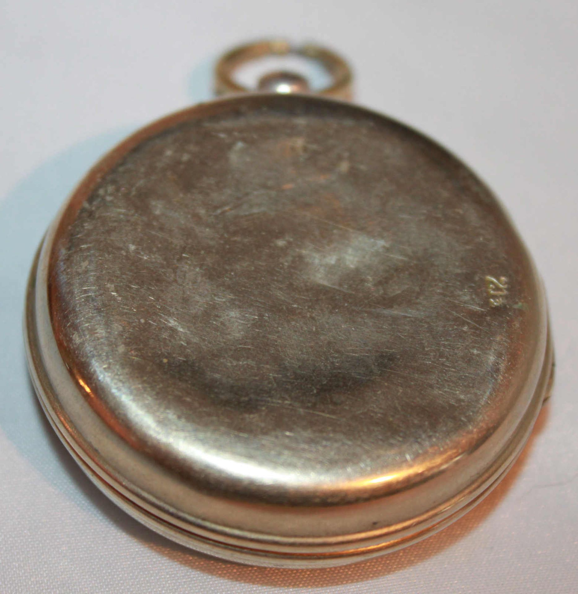 alte Taschenuhr mit Schlüsselaufzug, in einem Taschenuhrenschutzgehäuse, Funktion nicht geprüft, - Bild 2 aus 2