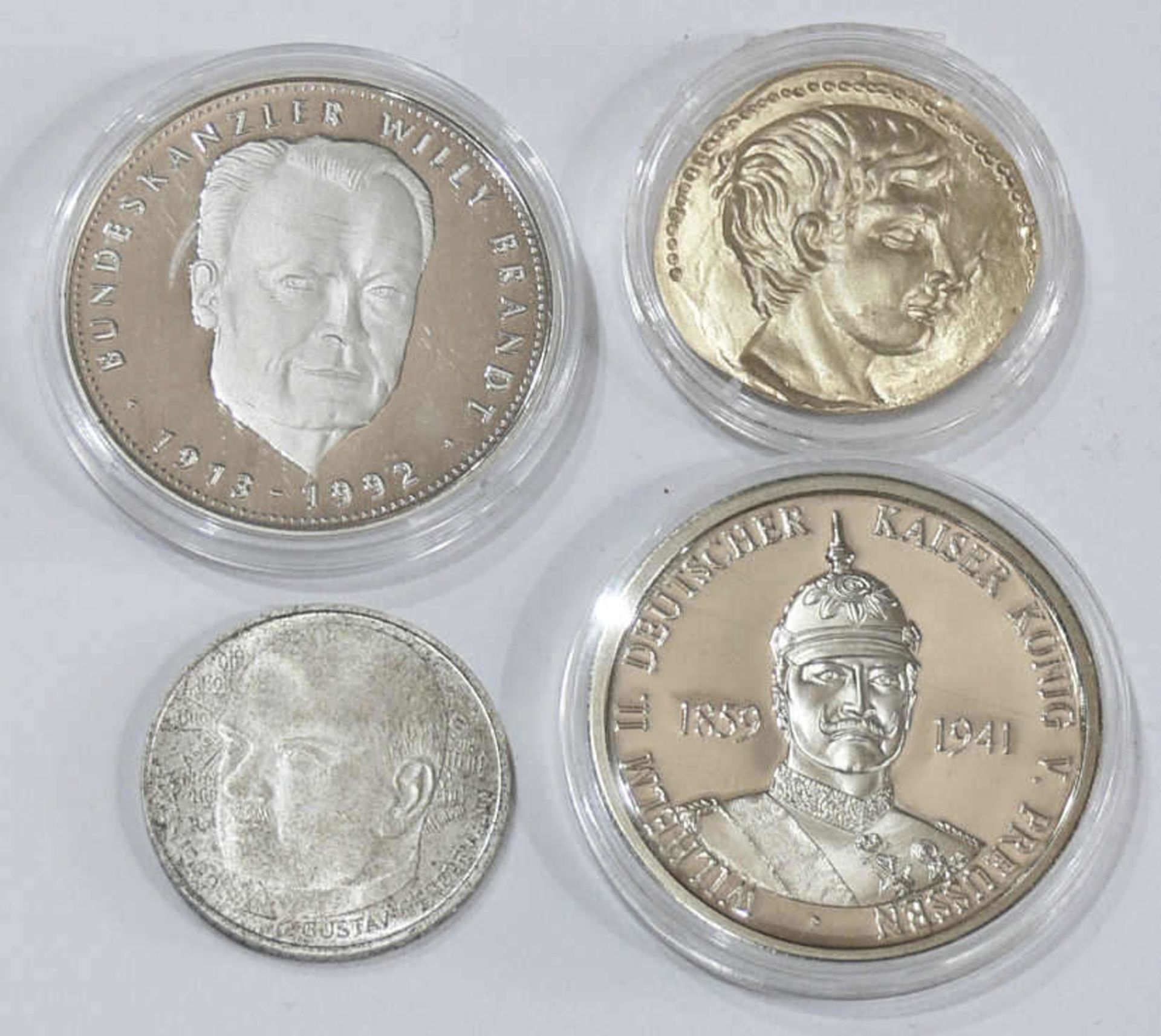 Lot Gedenk - Medaillen/Münzen. Bitte besichtigen. Lot commemorative medals / coins. Please visit.