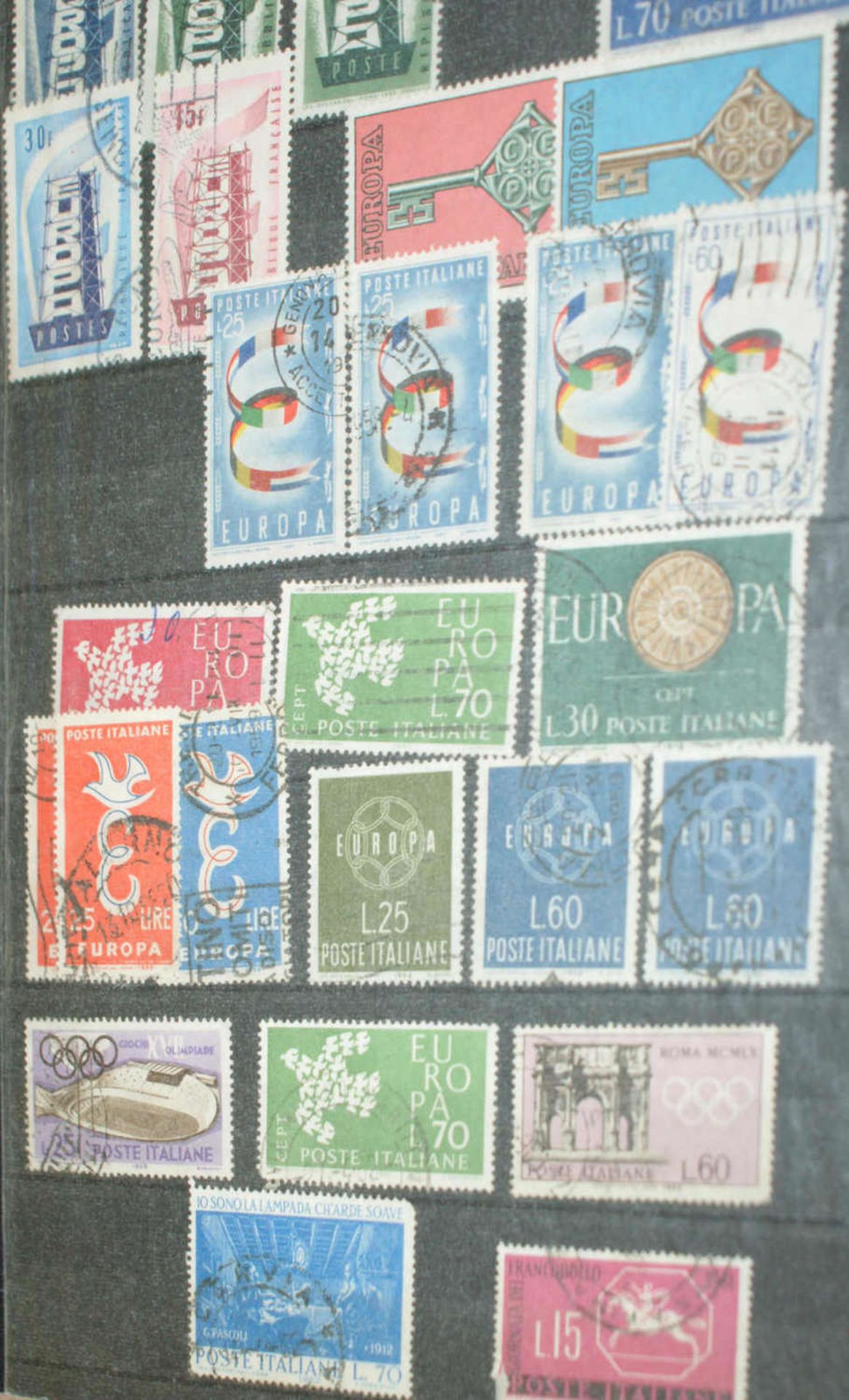 Europa - Briefmarken Dubletten Konvolut, bestehend aus 9 Alben, teilweise schlecht gelagert. - Bild 3 aus 5