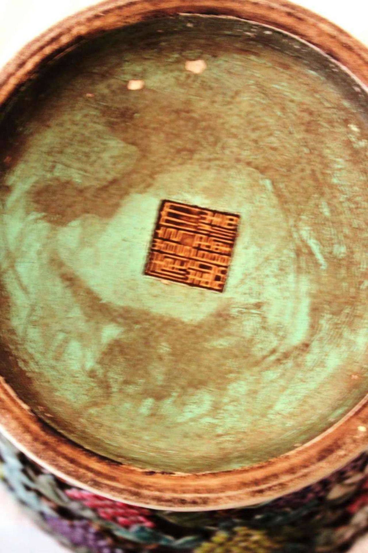 Porzellanvase, Ming-Dynastie-Stil, glasierte Technik, Trauben mit Blättern, Höhe ca. 55 cm, Stand - Bild 6 aus 7