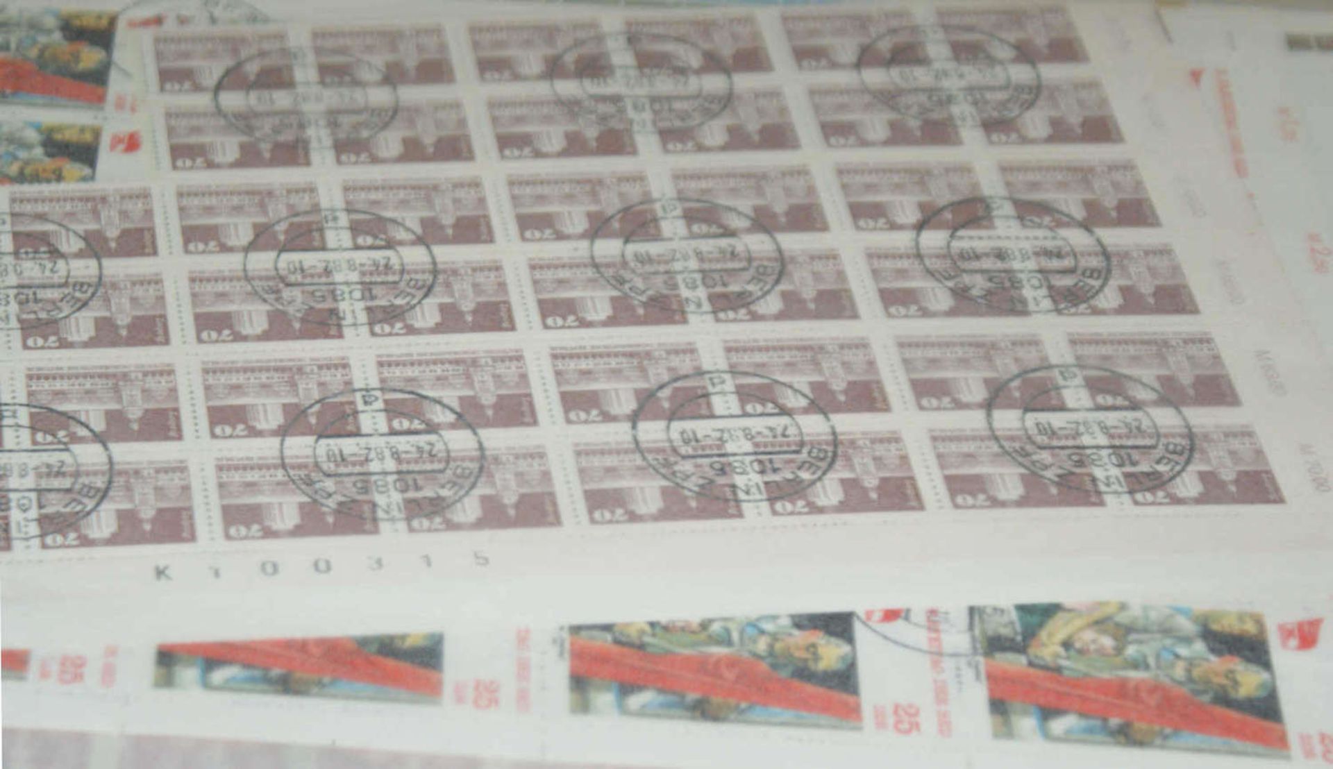 BRD - Briefmarken Dubletten Konvolut, bestehend aus 23 Alben, teilweise schlecht gelagert. - Bild 5 aus 5