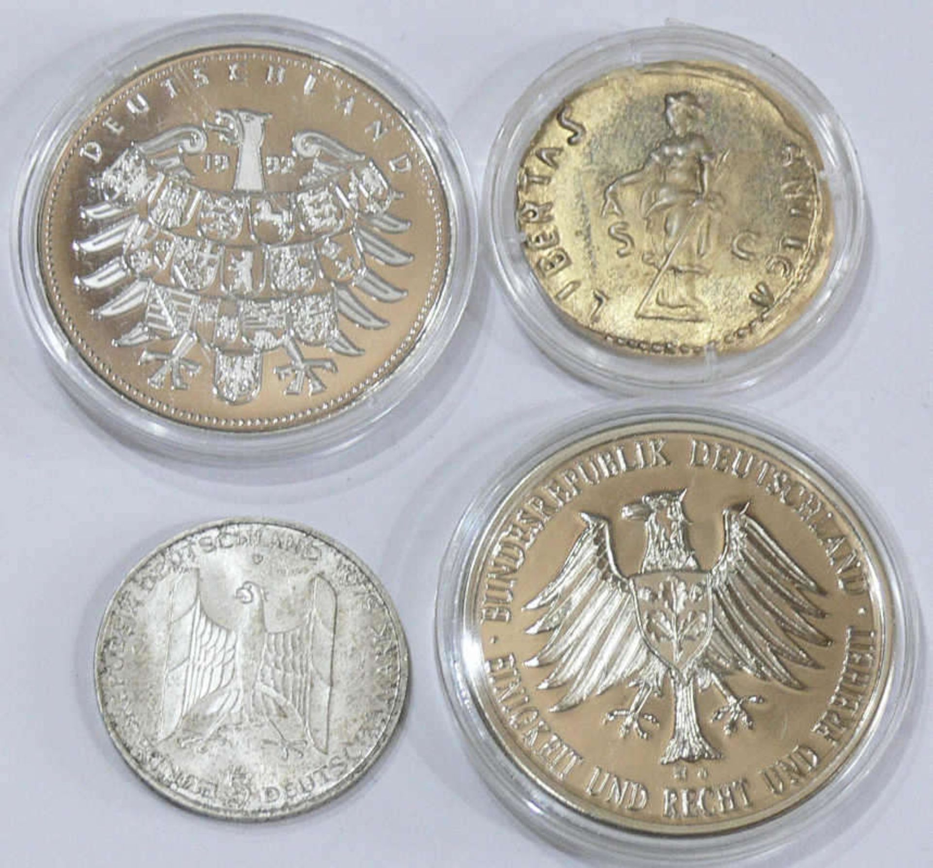 Lot Gedenk - Medaillen/Münzen. Bitte besichtigen. Lot commemorative medals / coins. Please visit. - Bild 2 aus 2