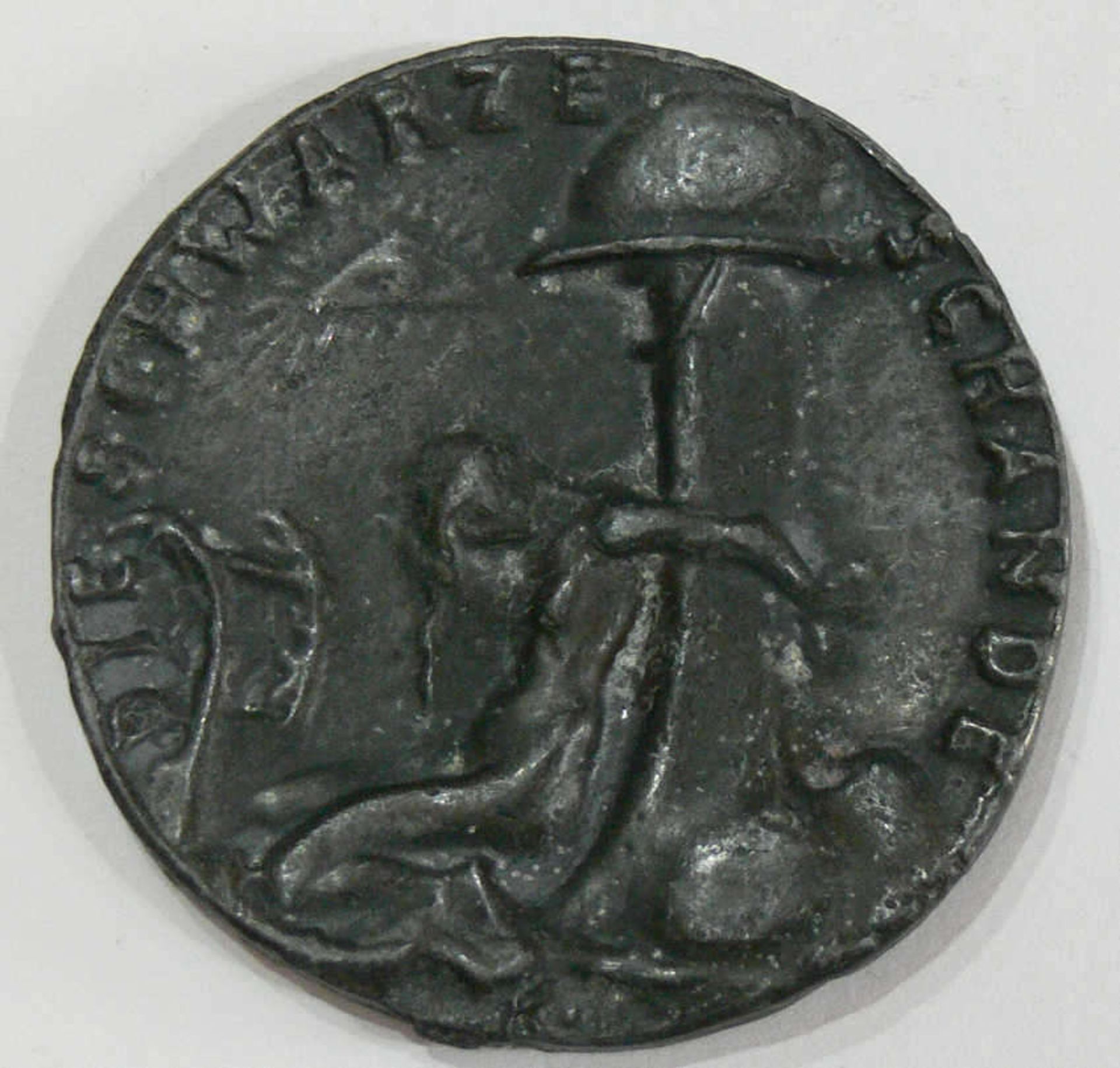 Medaille 1920 von Karl Götz "Die Wacht am Rhein". Rückseite: "Die schwarze Schande". Bronzeguss. - Bild 2 aus 2