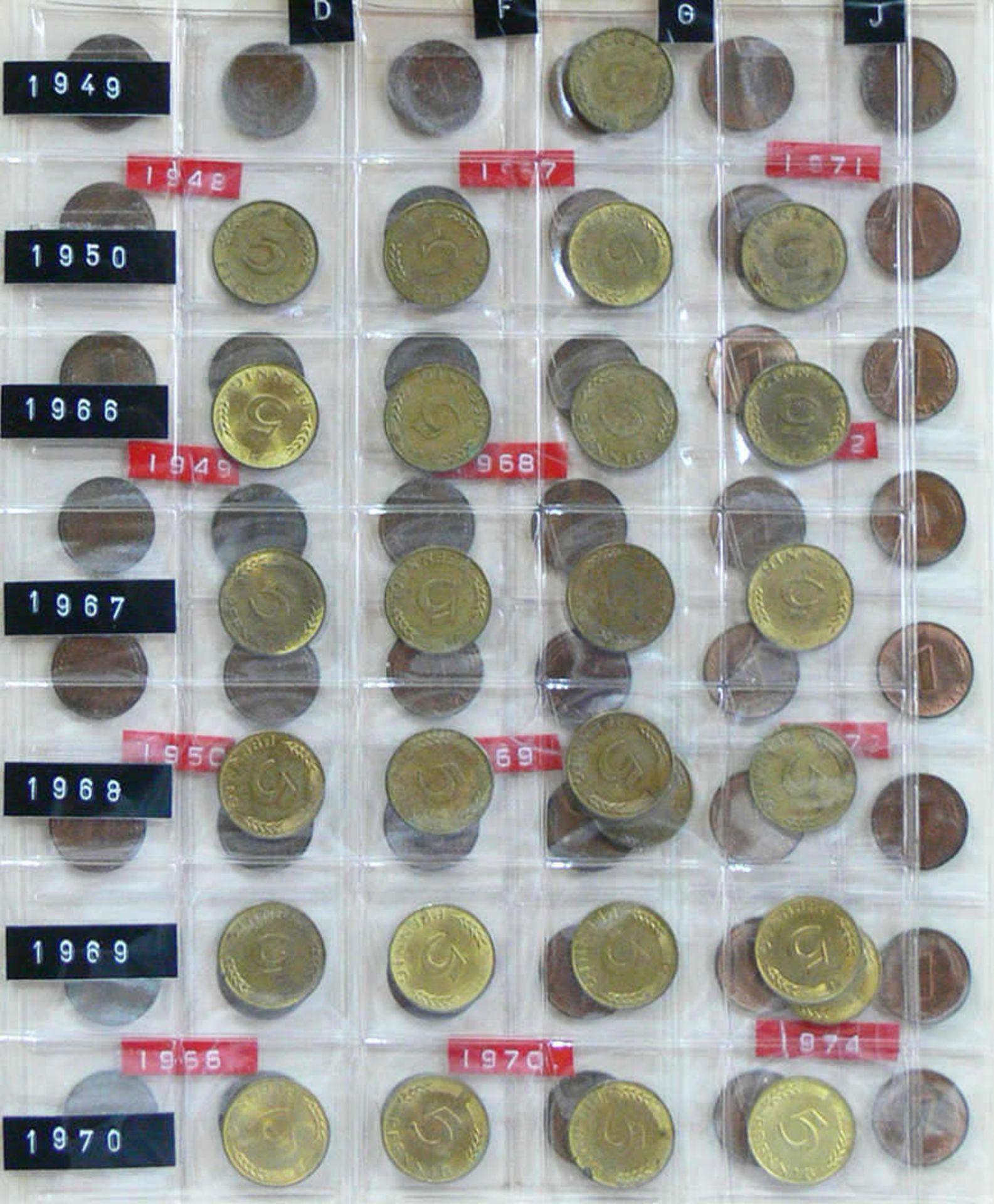 Deutschland ab 1948, Sammlung Kleinmünzen, 1, 2, 5 und 10 Pfennige. Ab 1948. Im Münzalbum. Bitte - Bild 5 aus 8
