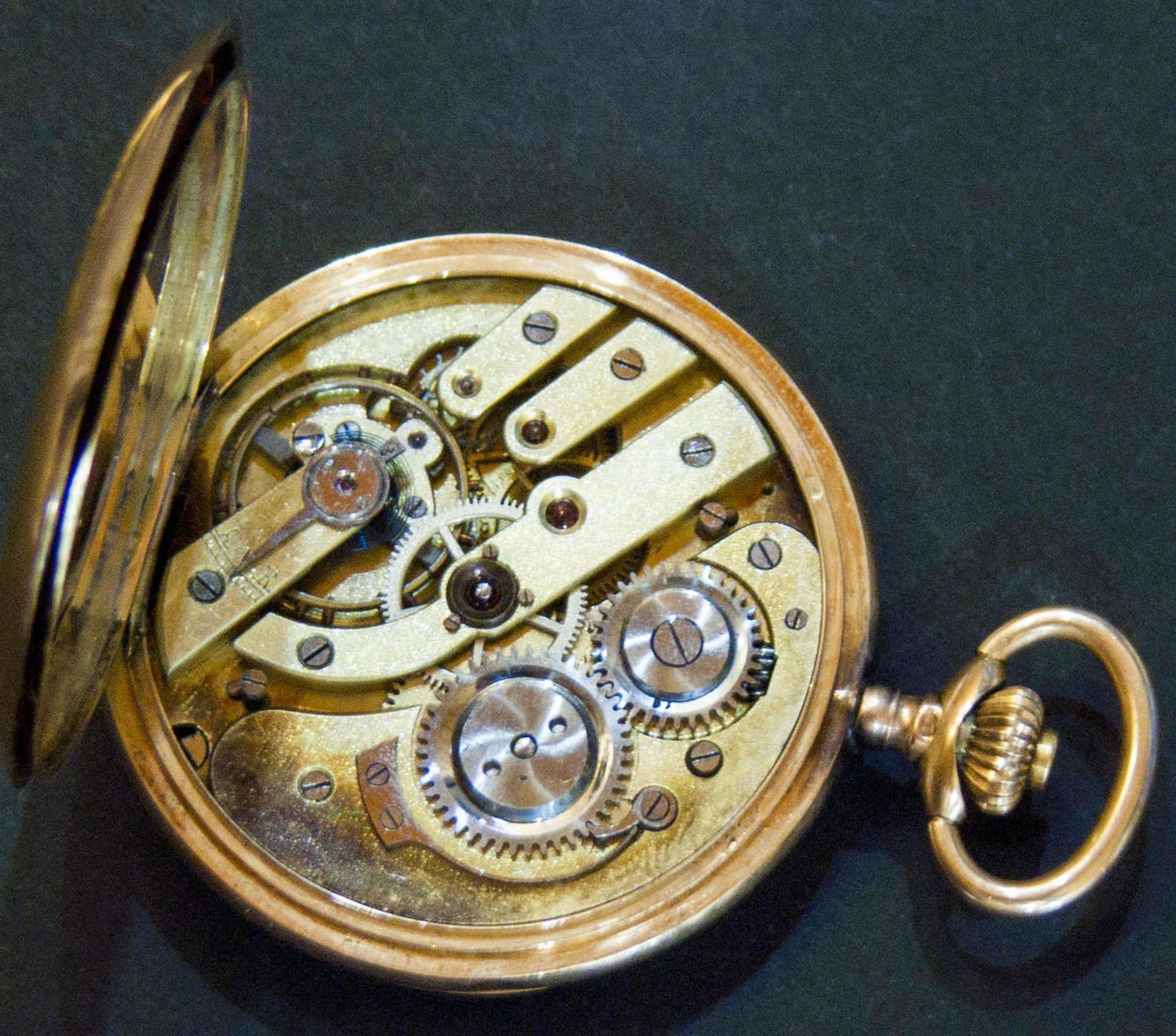 14 ct. Sprung - Deckel - Taschenuhr. Alle drei Deckel mit 585er Goldpunze, Uhr defekt, Glas fehlt. - Bild 5 aus 6