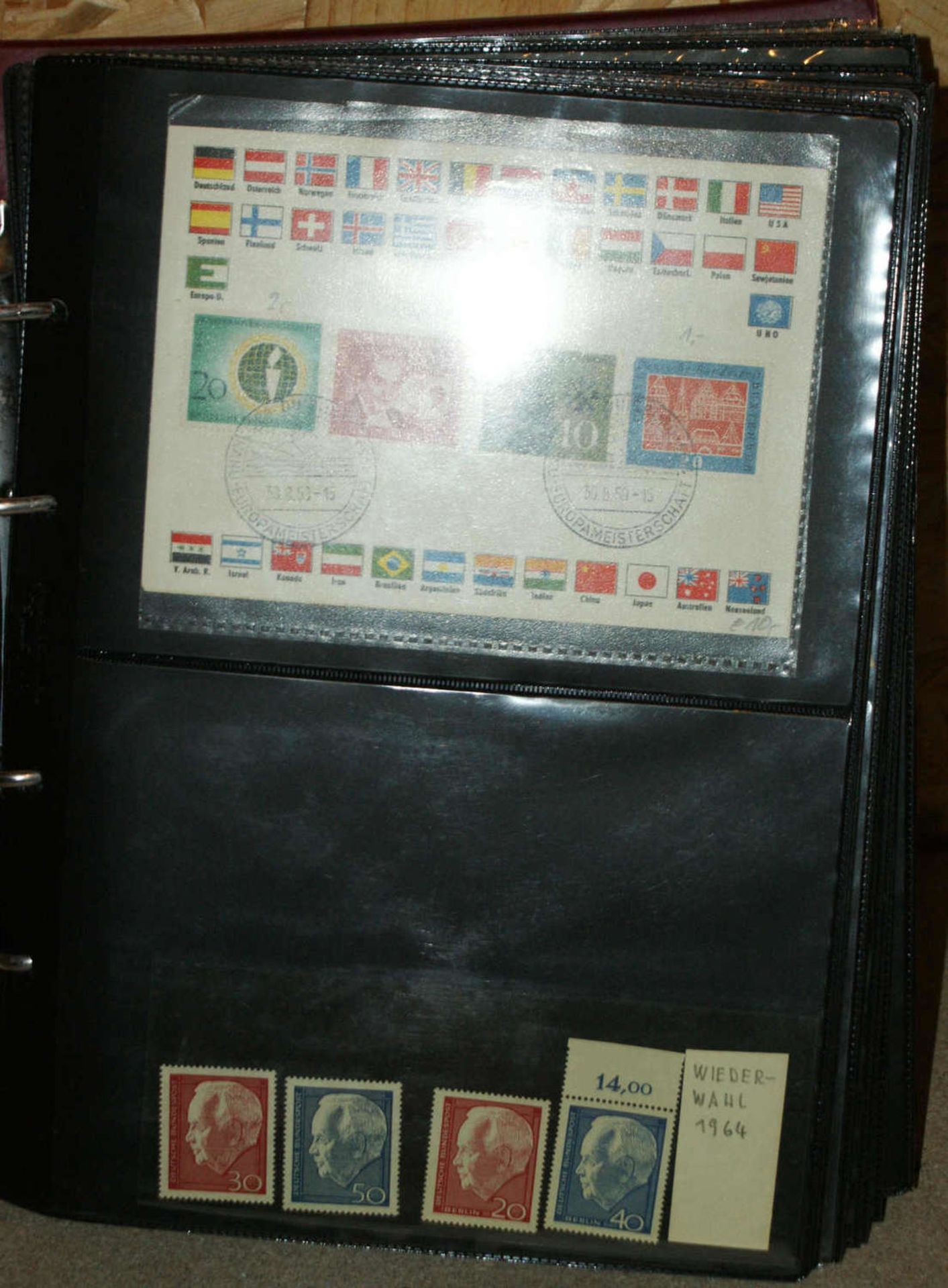 Lot Briefmarken, dabei viele Ersttagsbriefe DDR, Jahressammlung BRD, etc. Interessantes Los. - Bild 3 aus 3