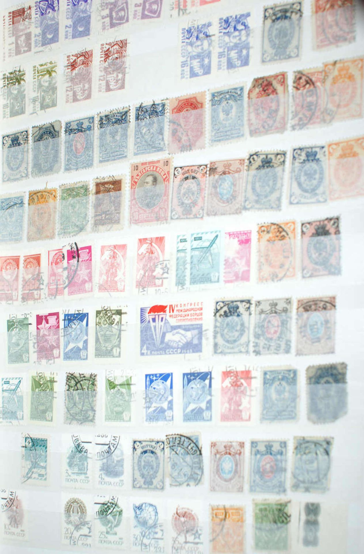 Europa - Briefmarken Dubletten Konvolut, bestehend aus 9 Alben, teilweise schlecht gelagert. - Image 5 of 5