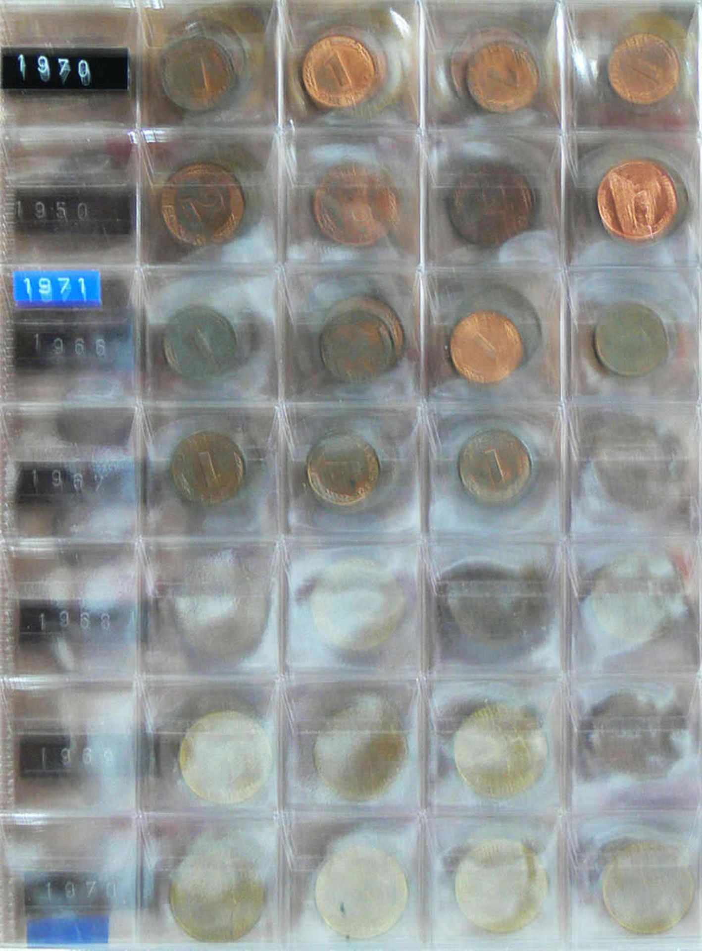 Deutschland ab 1948, Sammlung Kleinmünzen, 1, 2, 5 und 10 Pfennige. Ab 1948. Im Münzalbum. Bitte - Bild 4 aus 8