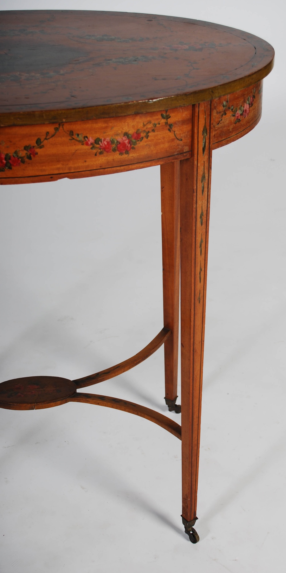 An Edwardian painted satinwood occasional table, the oval shaped top decorated with vignette of a - Image 5 of 5