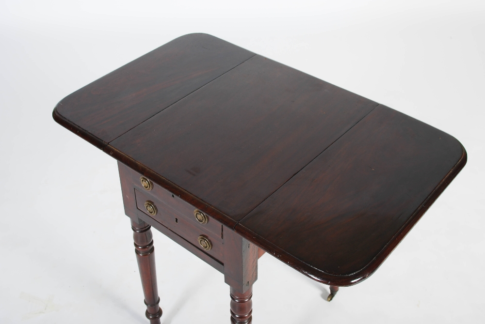 A 19th century mahogany drop leaf occasional table, the rectangular top with twin drop leaves - Image 3 of 5